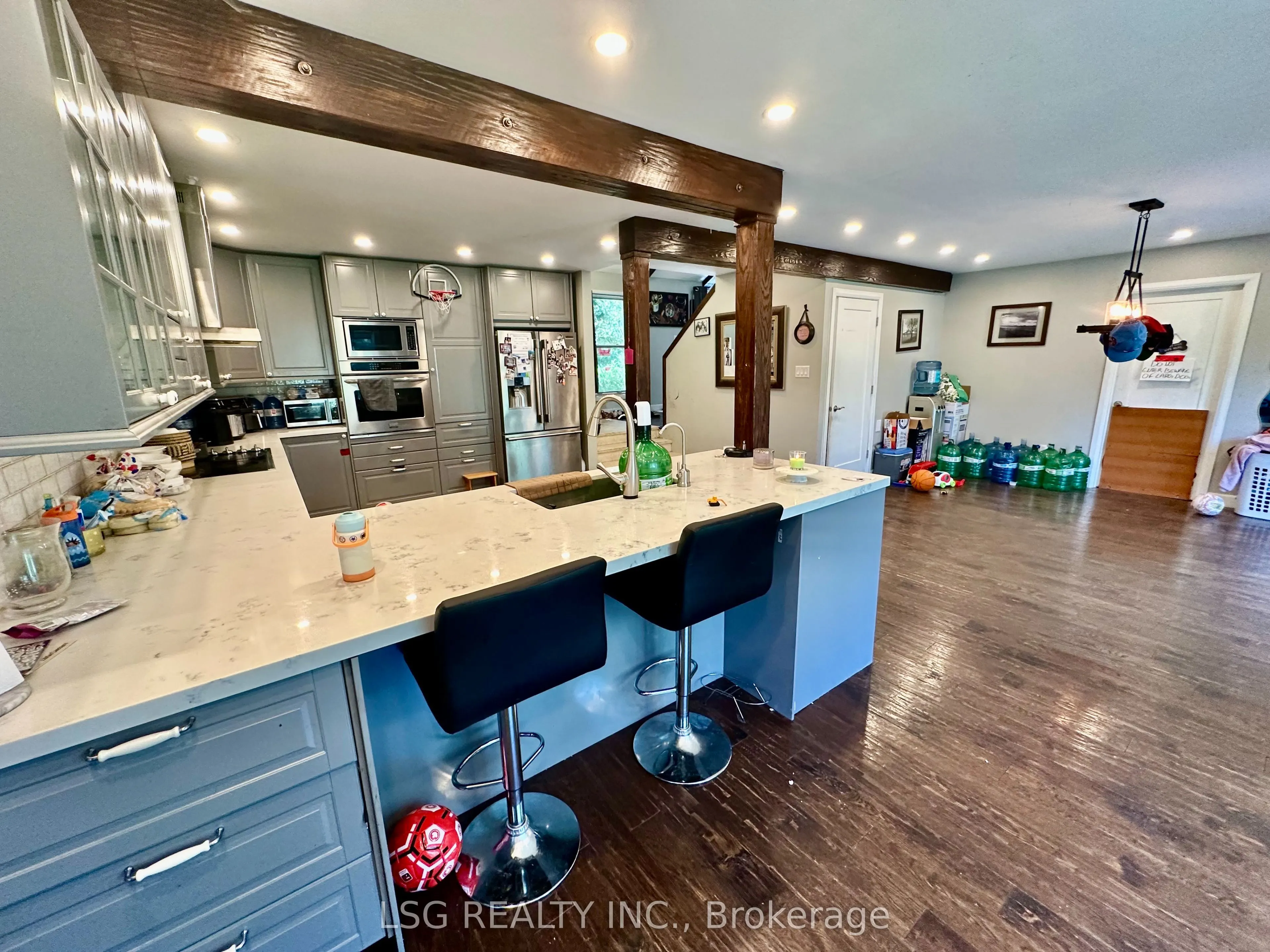 6180 18th Side Road