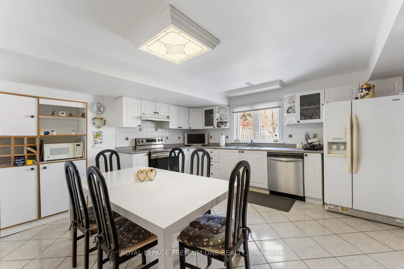 14 CARRICK Avenue
