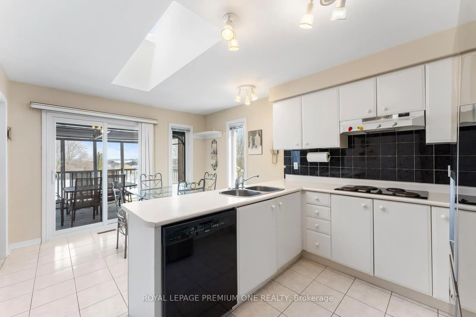 14 CARRICK Avenue