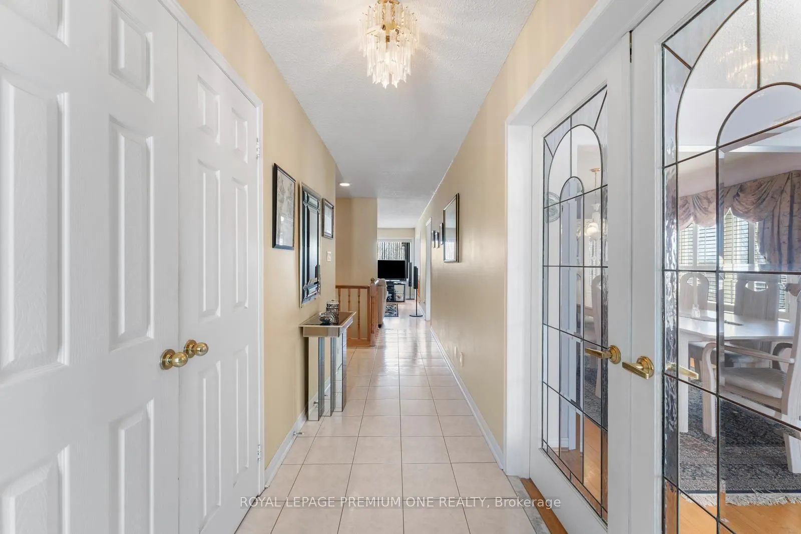 14 CARRICK Avenue
