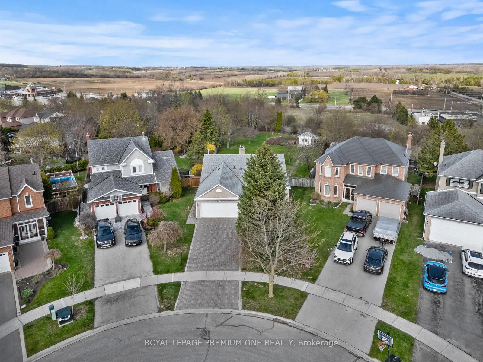 14 CARRICK Avenue