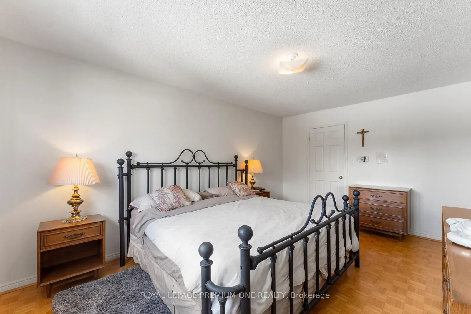 14 CARRICK Avenue
