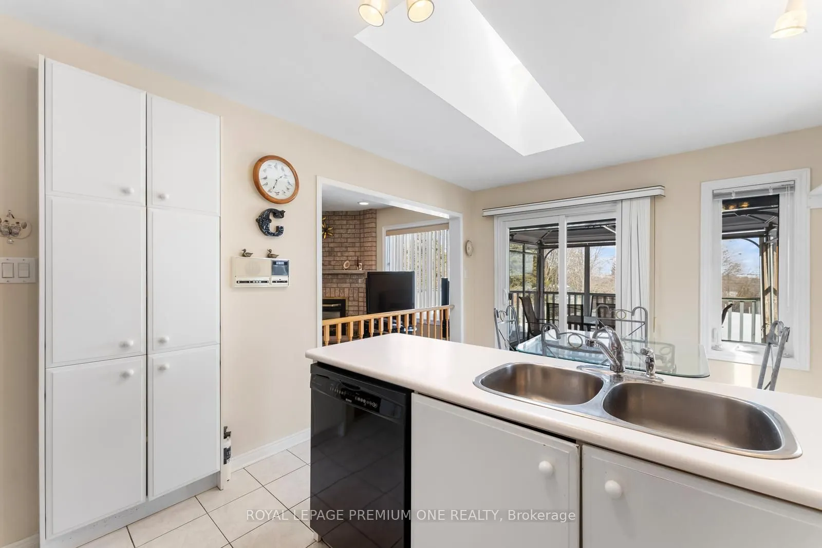 14 CARRICK Avenue