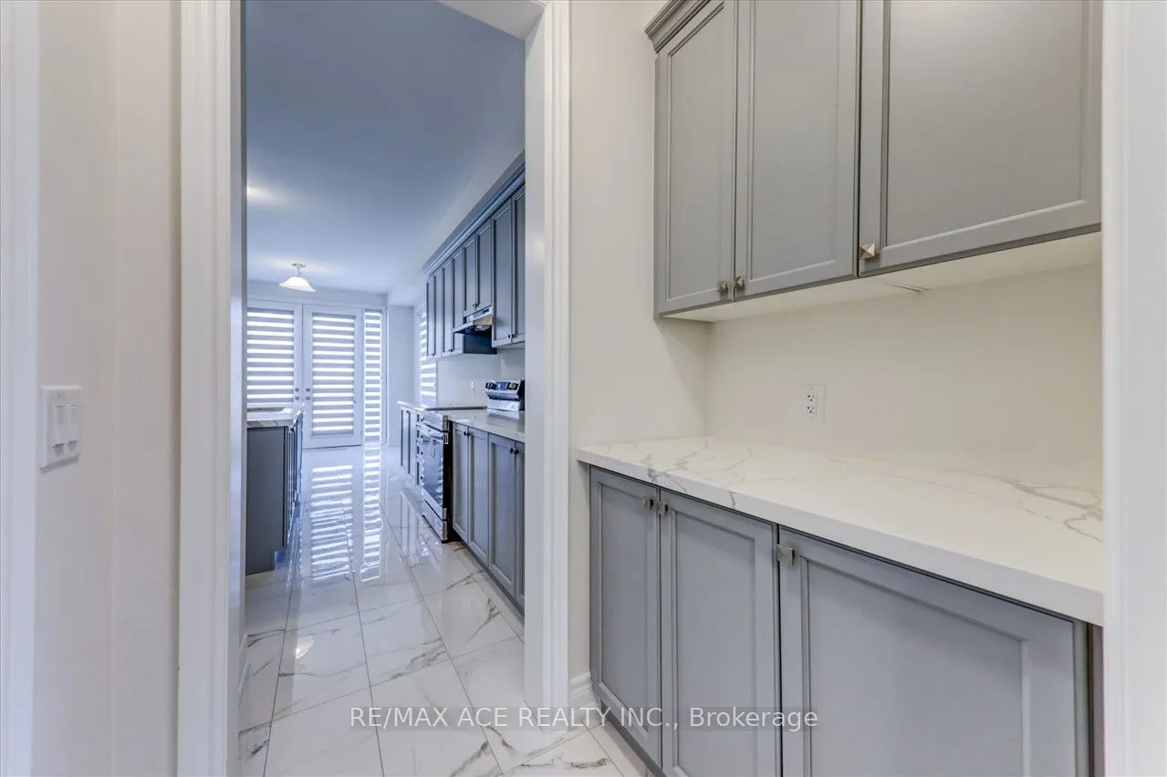 14 Hitching Post, #Main