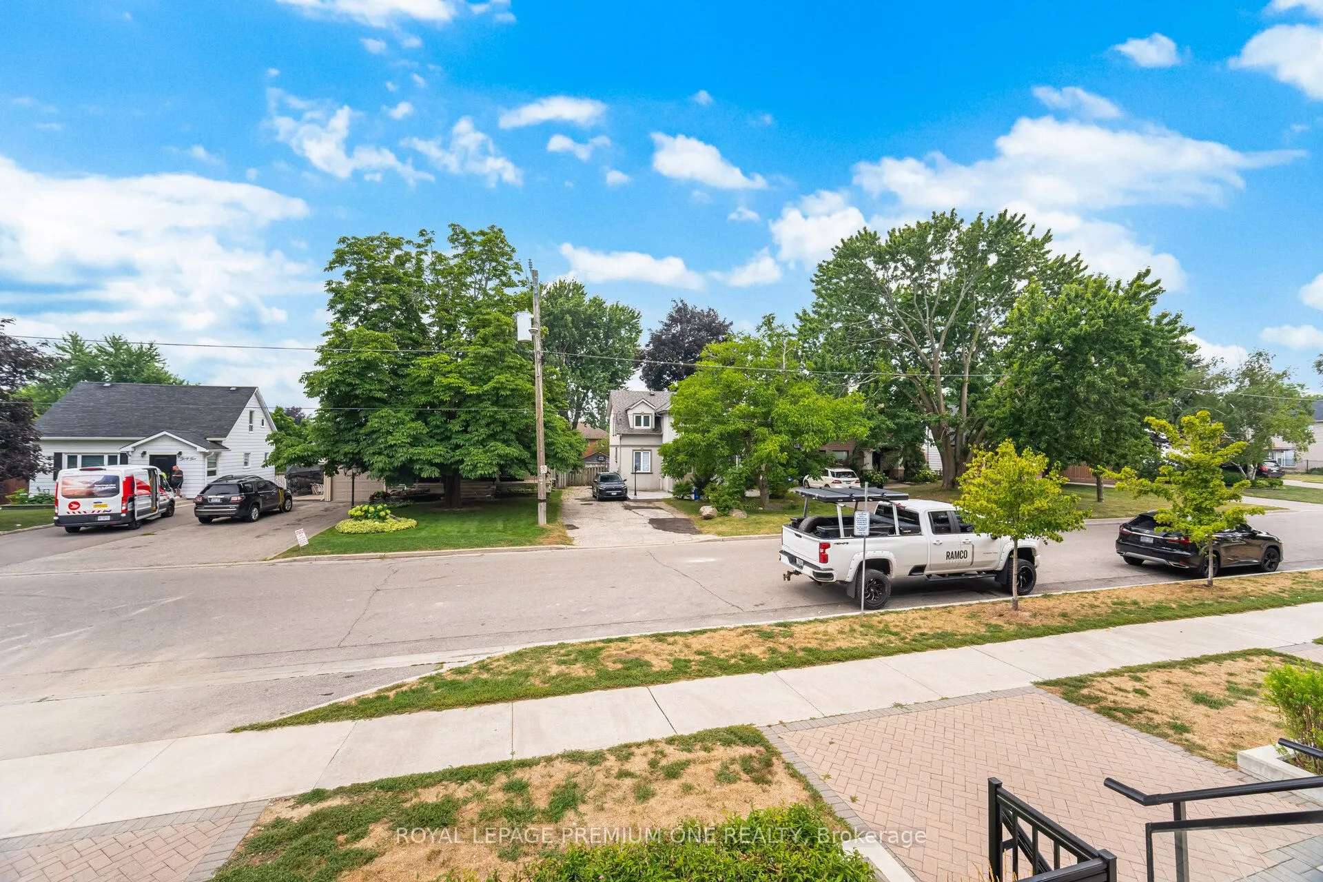 48 COLES Avenue, ##702
