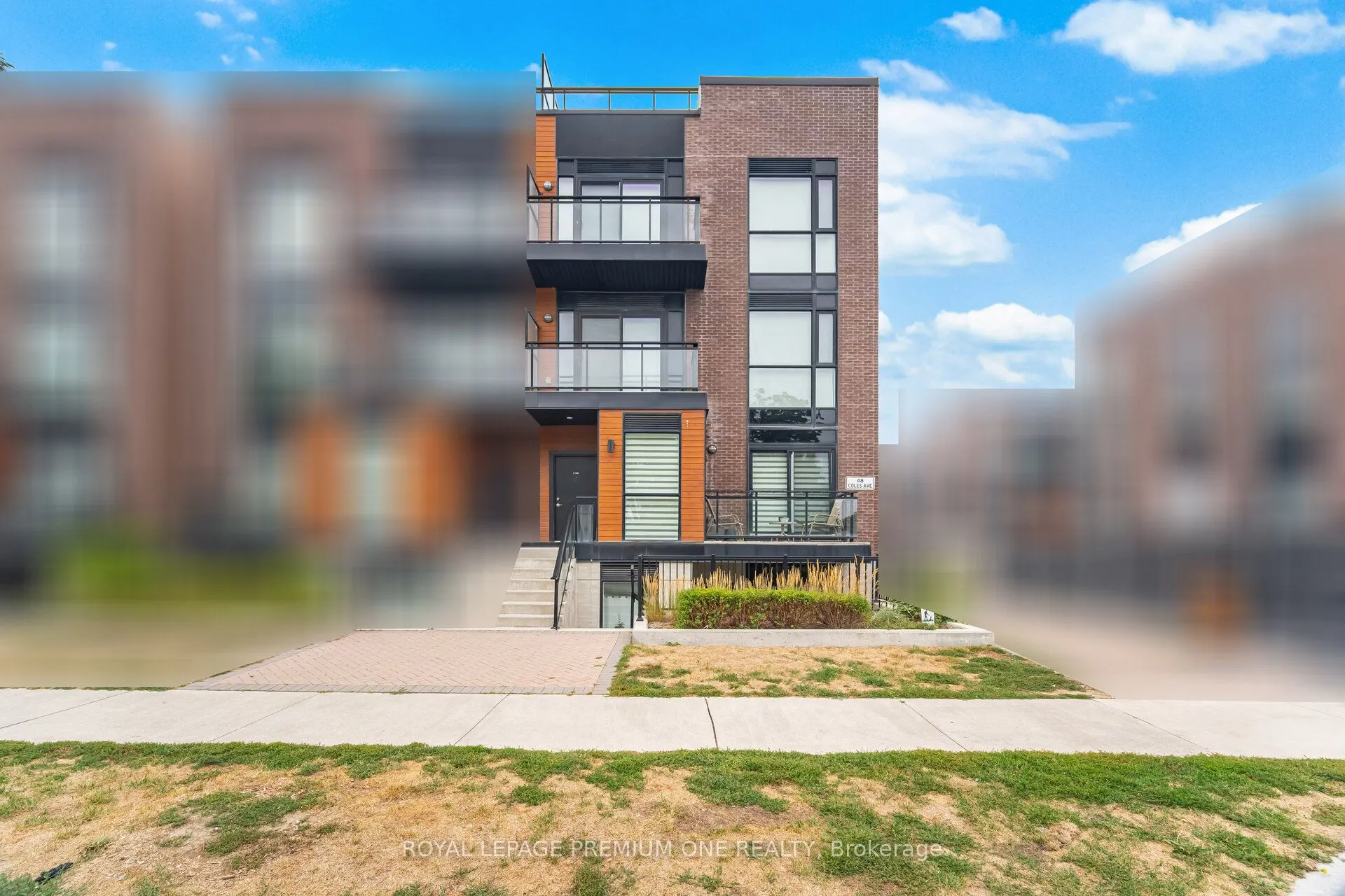 48 COLES Avenue, ##702