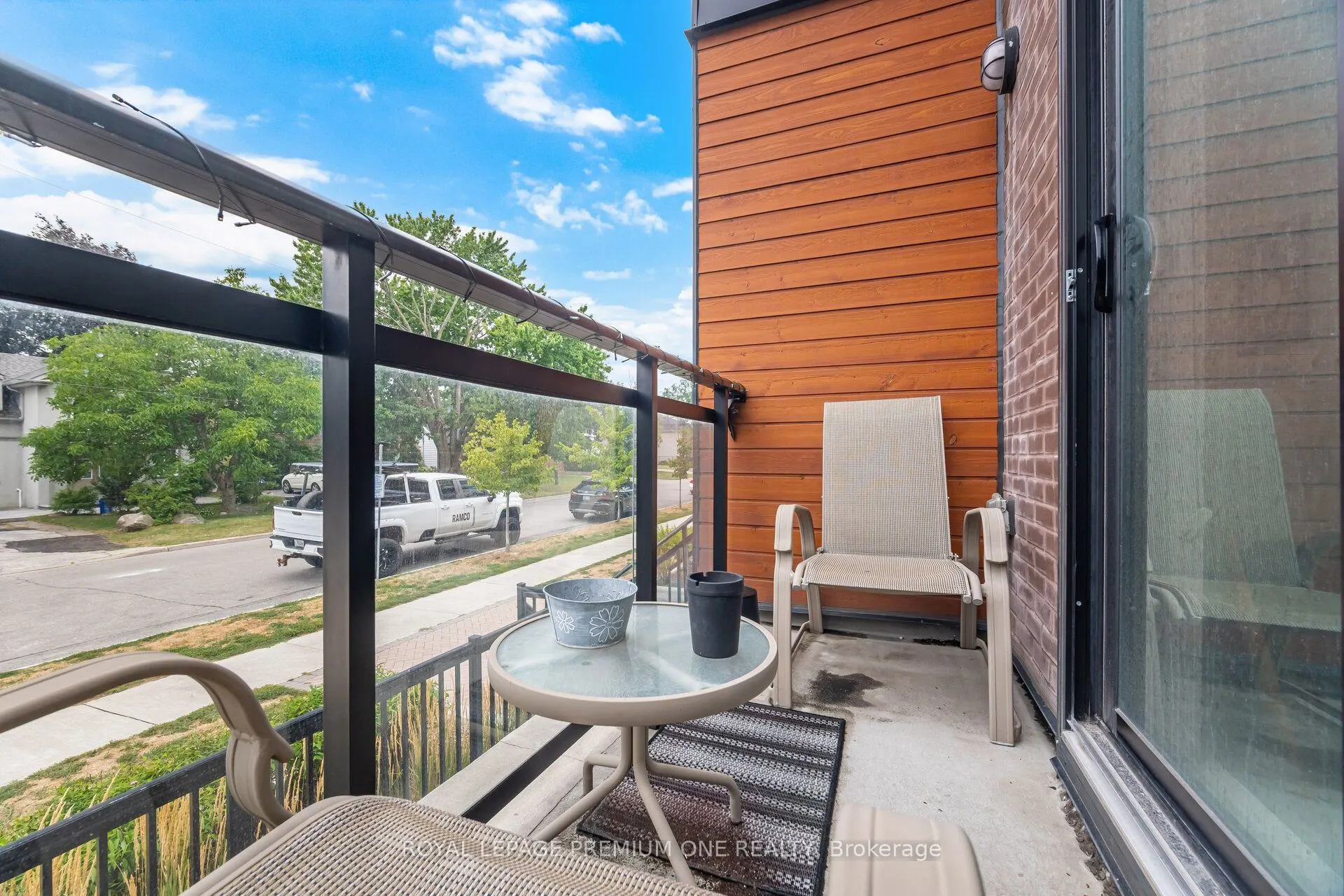 48 COLES Avenue, ##702