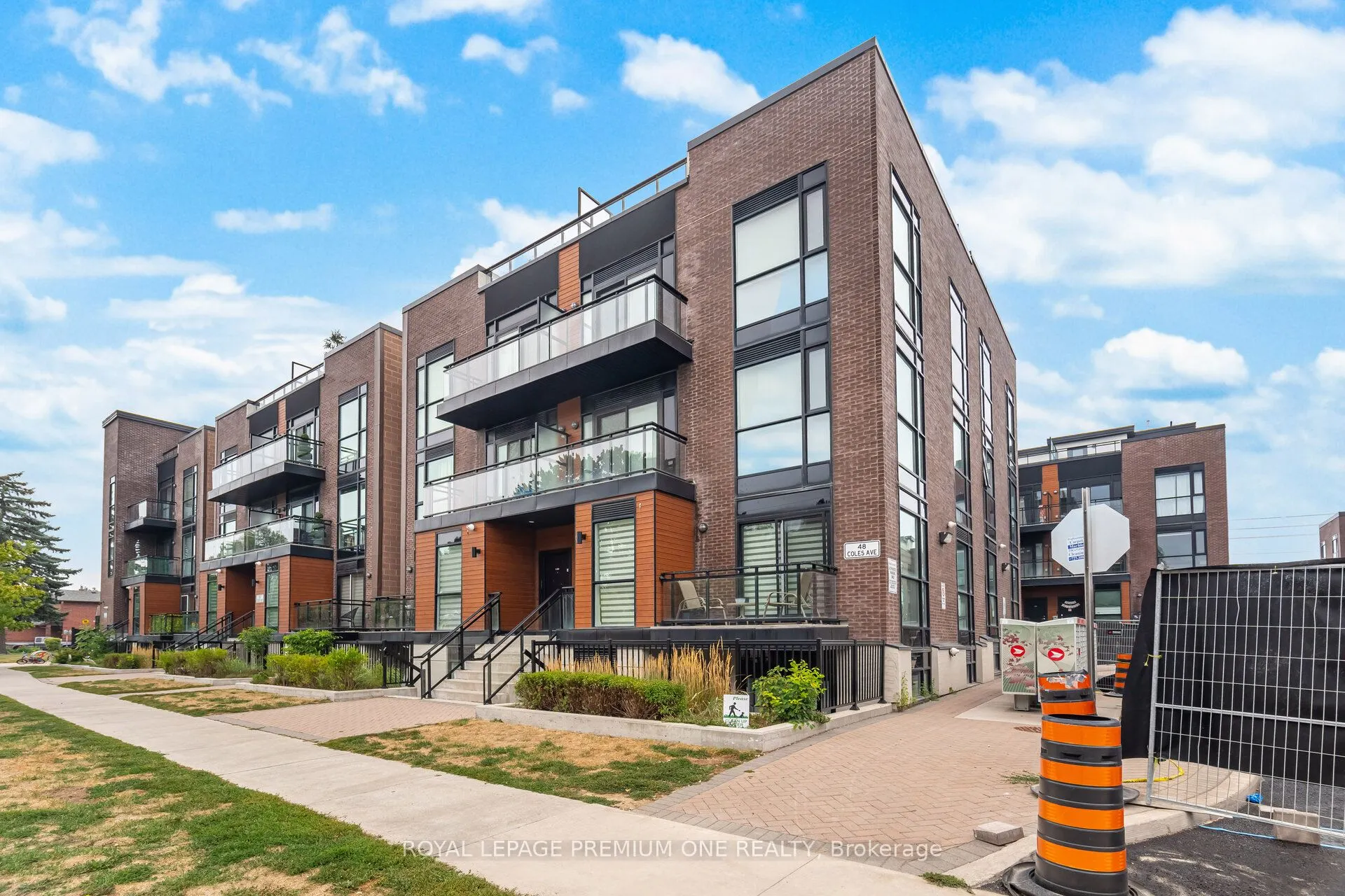 48 COLES Avenue, ##702