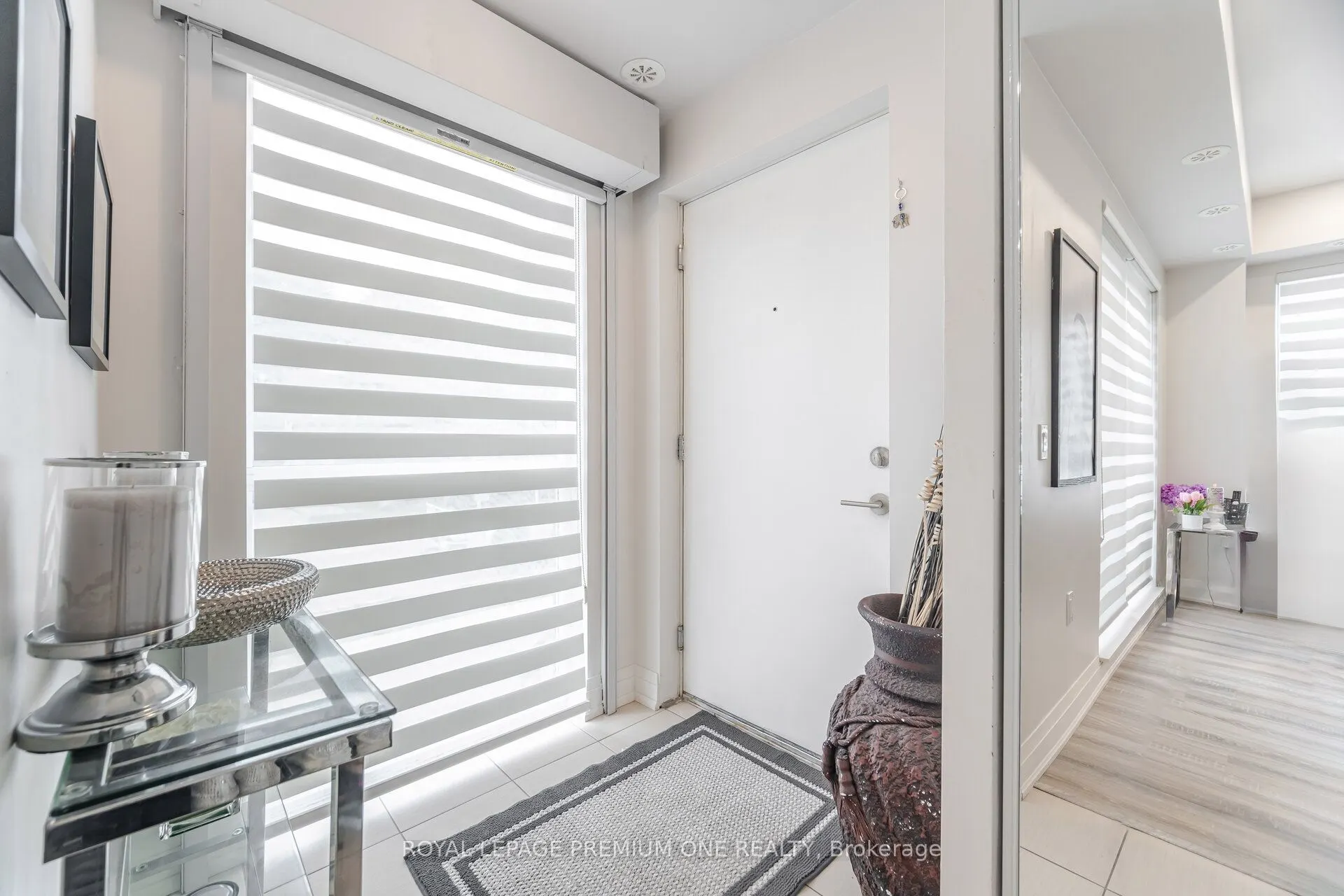 48 COLES Avenue, ##702