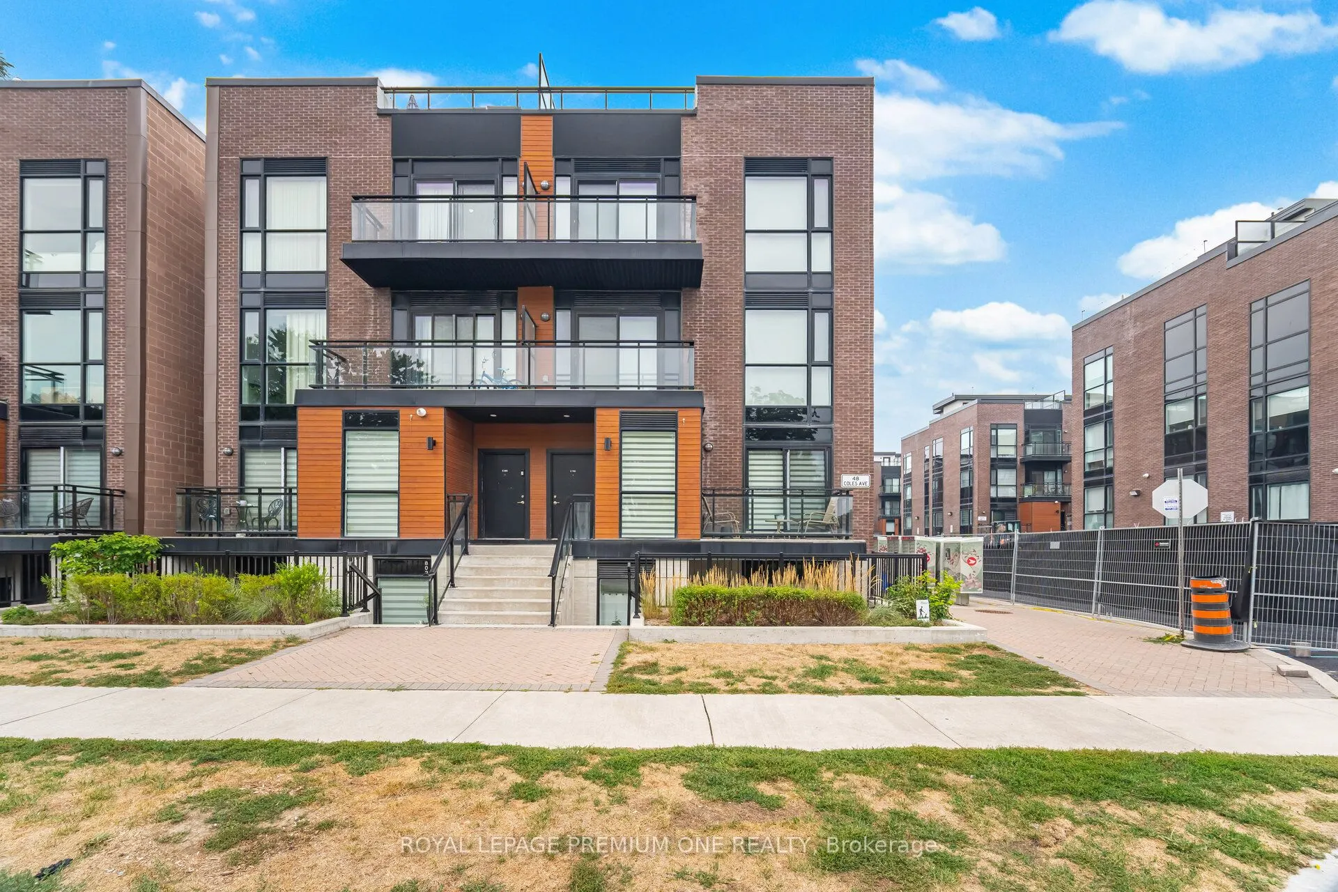48 COLES Avenue, ##702