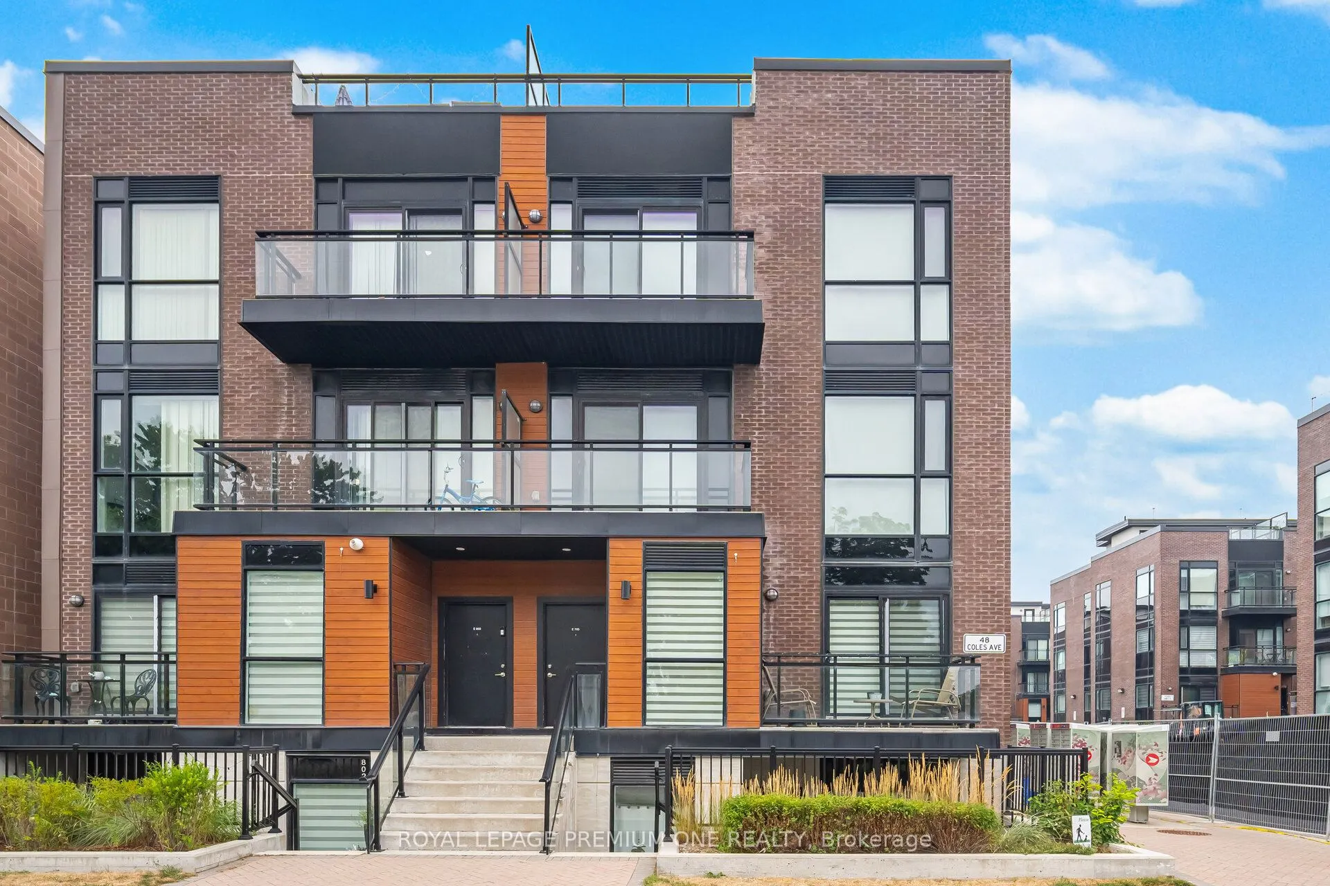 48 COLES Avenue, ##702