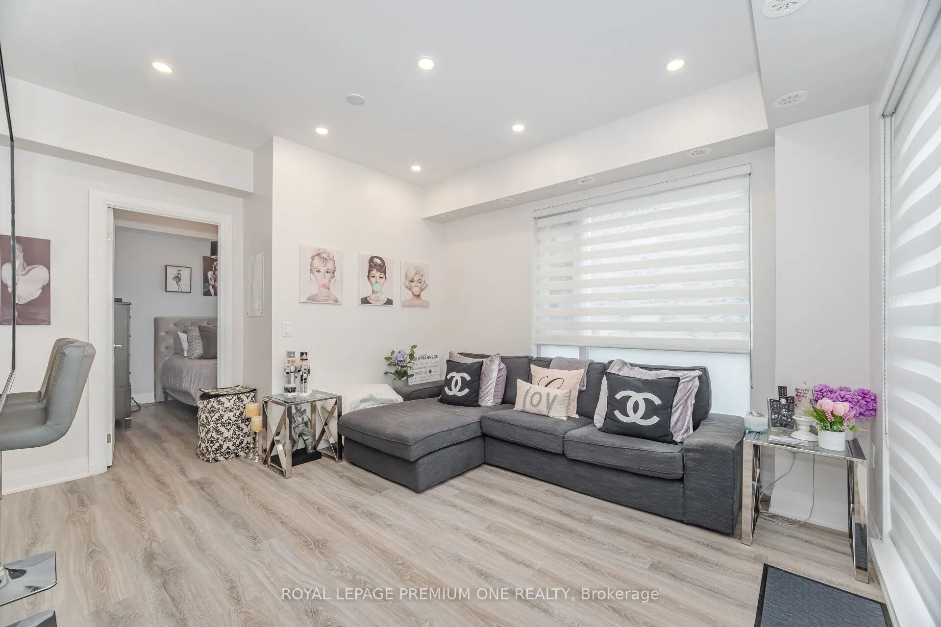 48 COLES Avenue, ##702