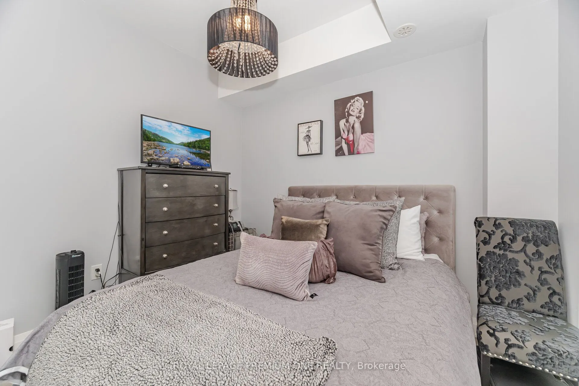 48 COLES Avenue, ##702