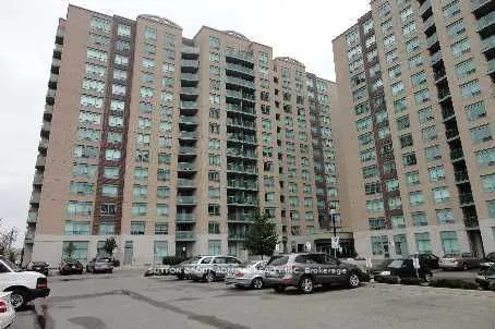 11 Oneida Crescent, #208