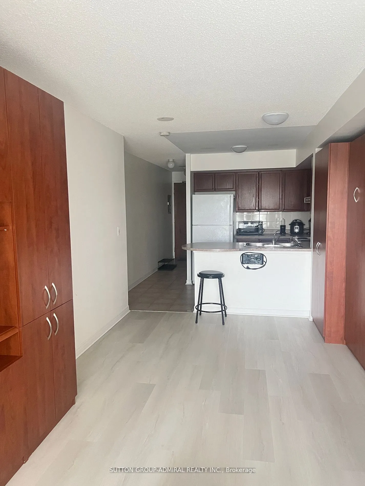 11 Oneida Crescent, #208