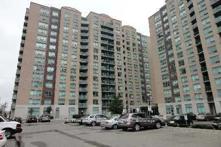 11 Oneida Crescent, #208