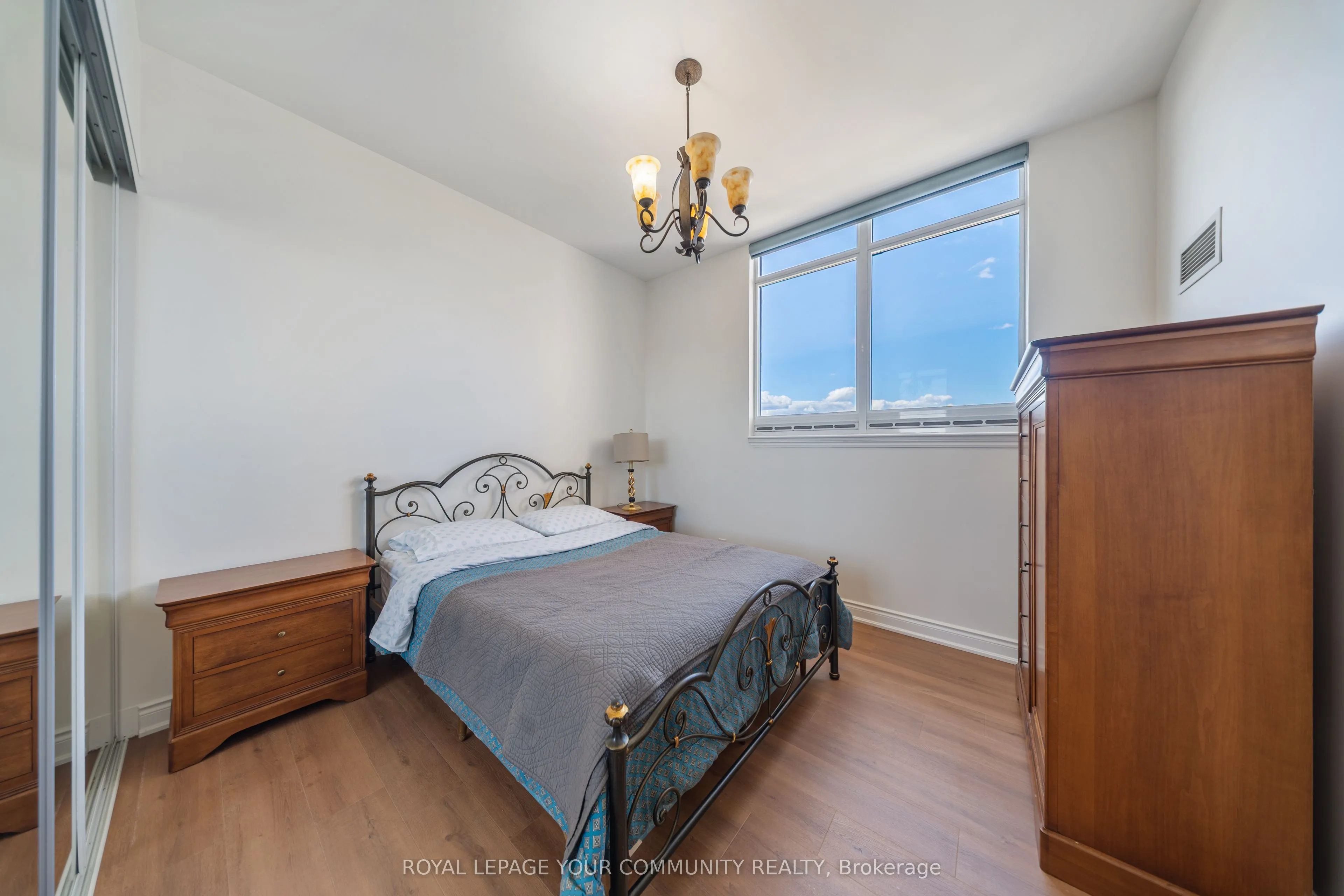 9245 Jane Street, #PH01