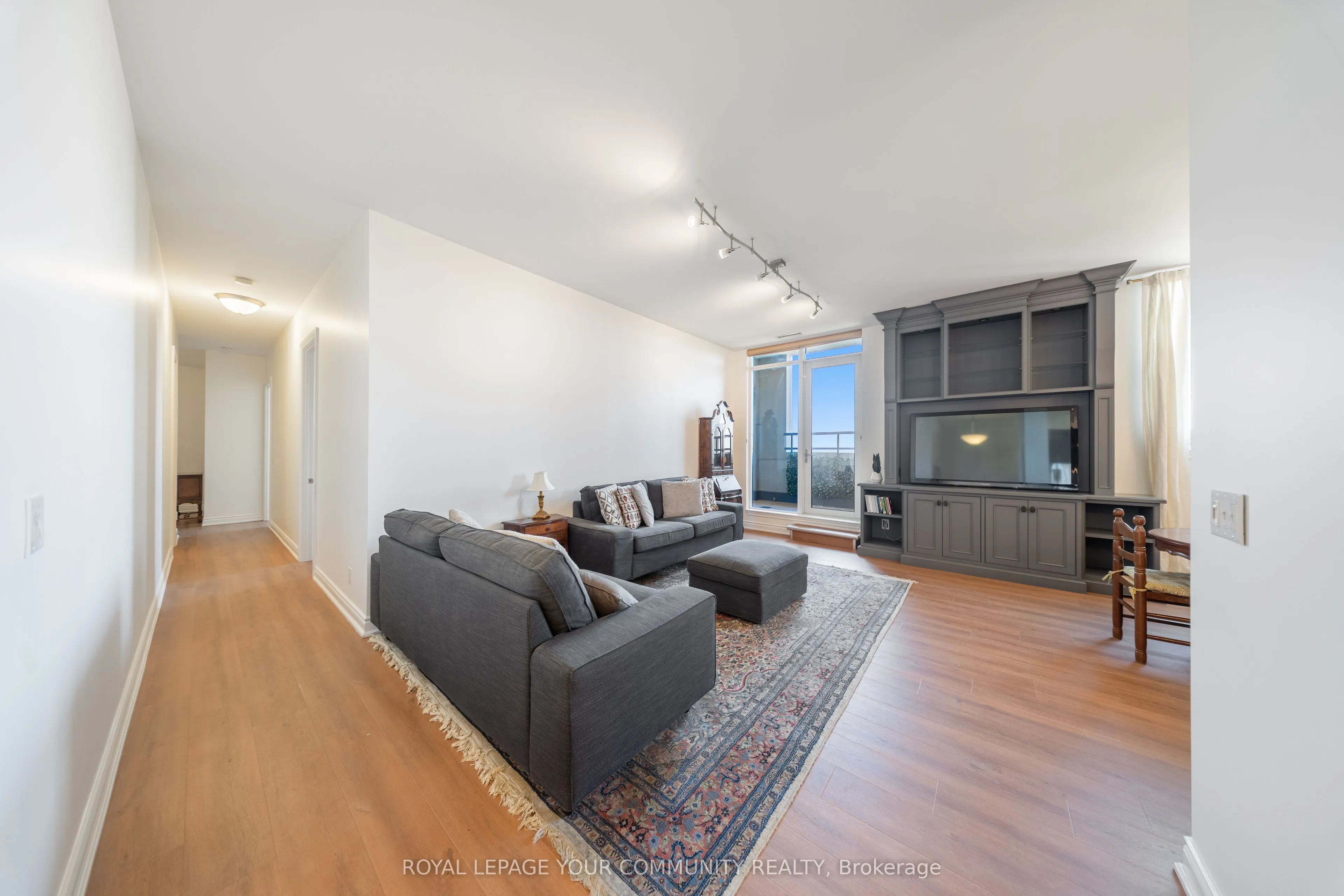 9245 Jane Street, #PH01