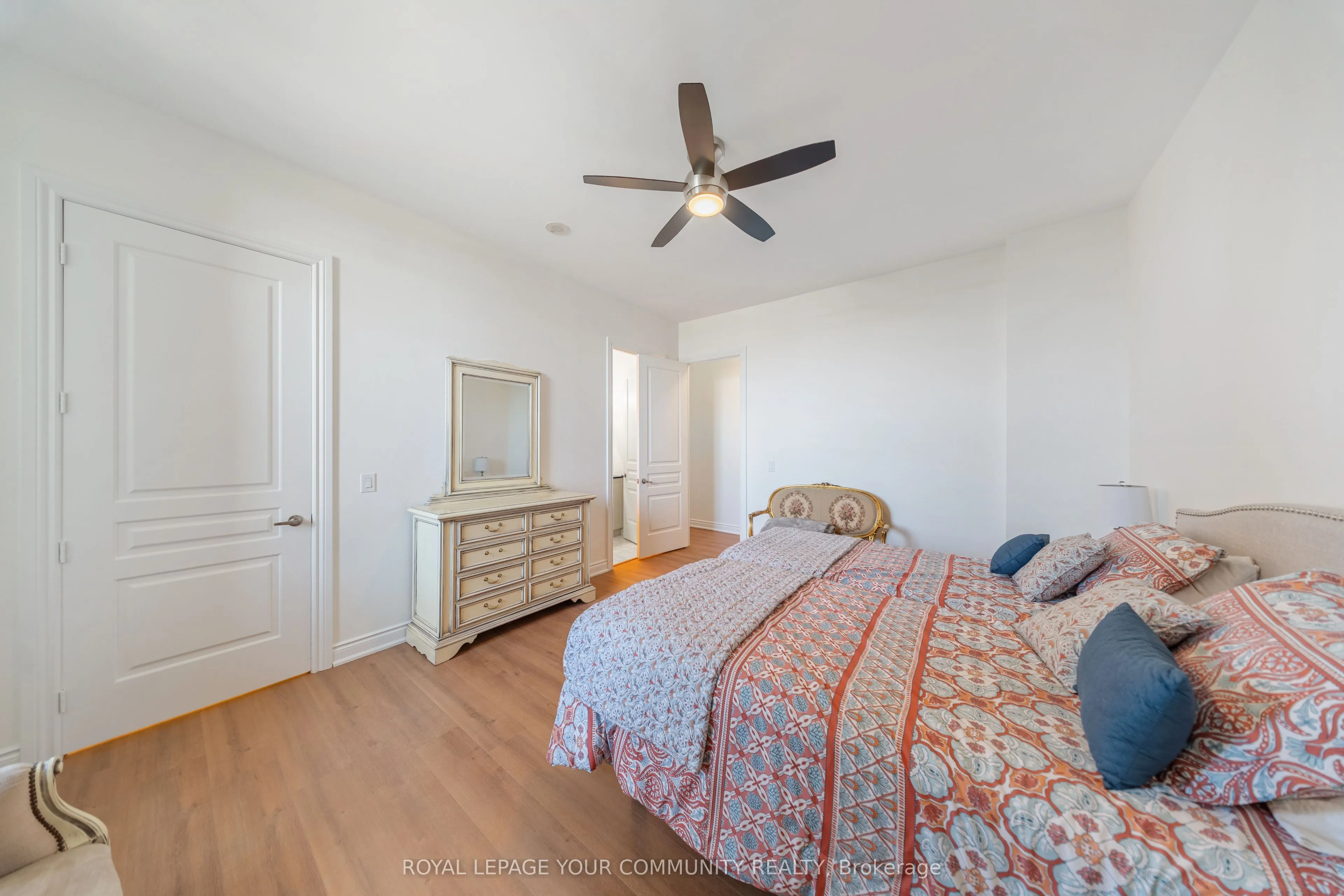 9245 Jane Street, #PH01