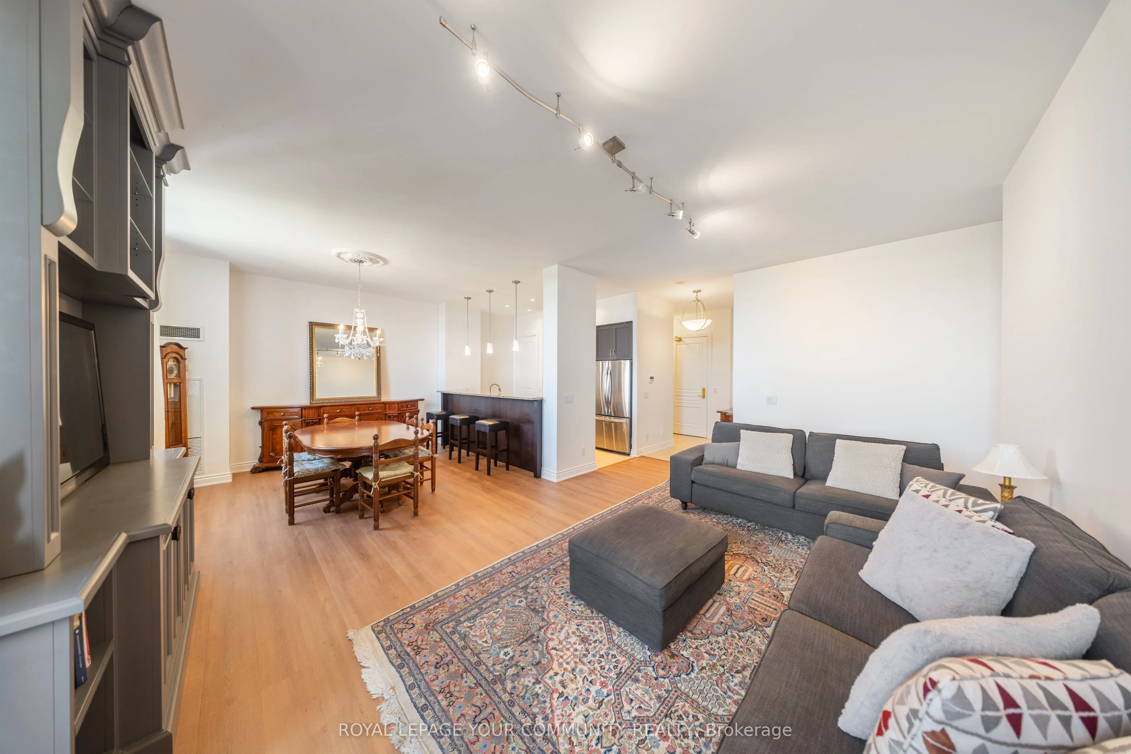 9245 Jane Street, #PH01