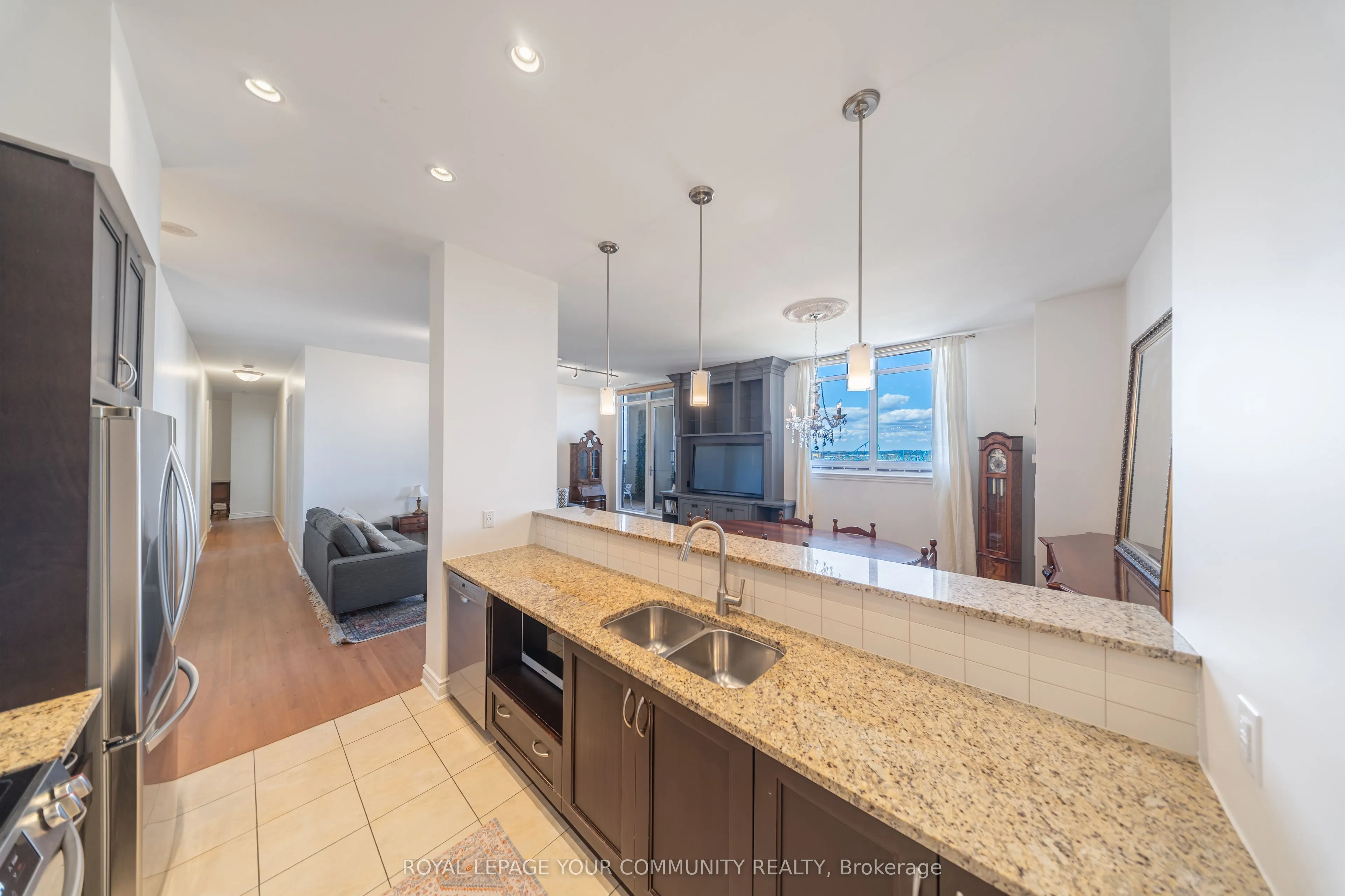 9245 Jane Street, #PH01