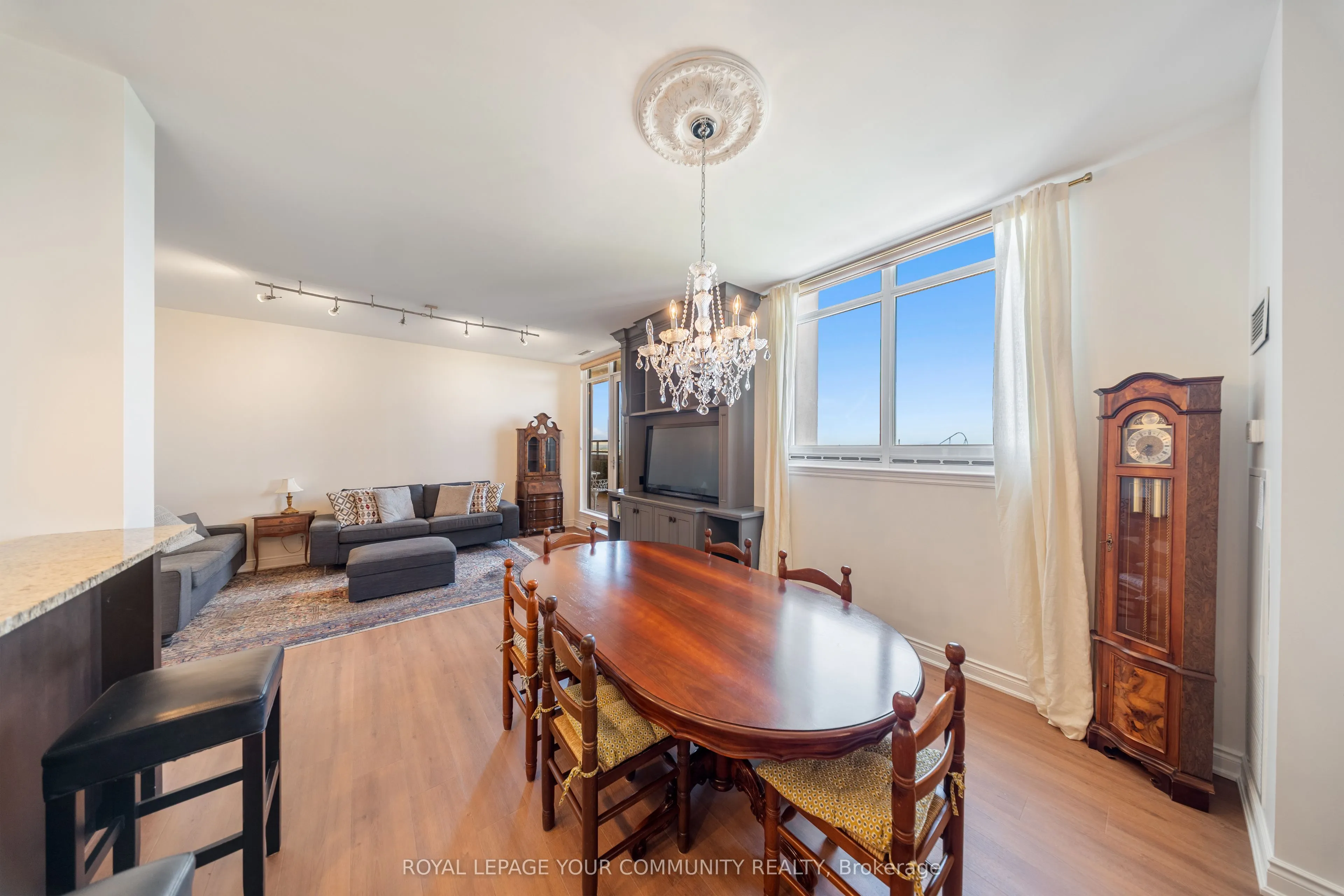 9245 Jane Street, #PH01