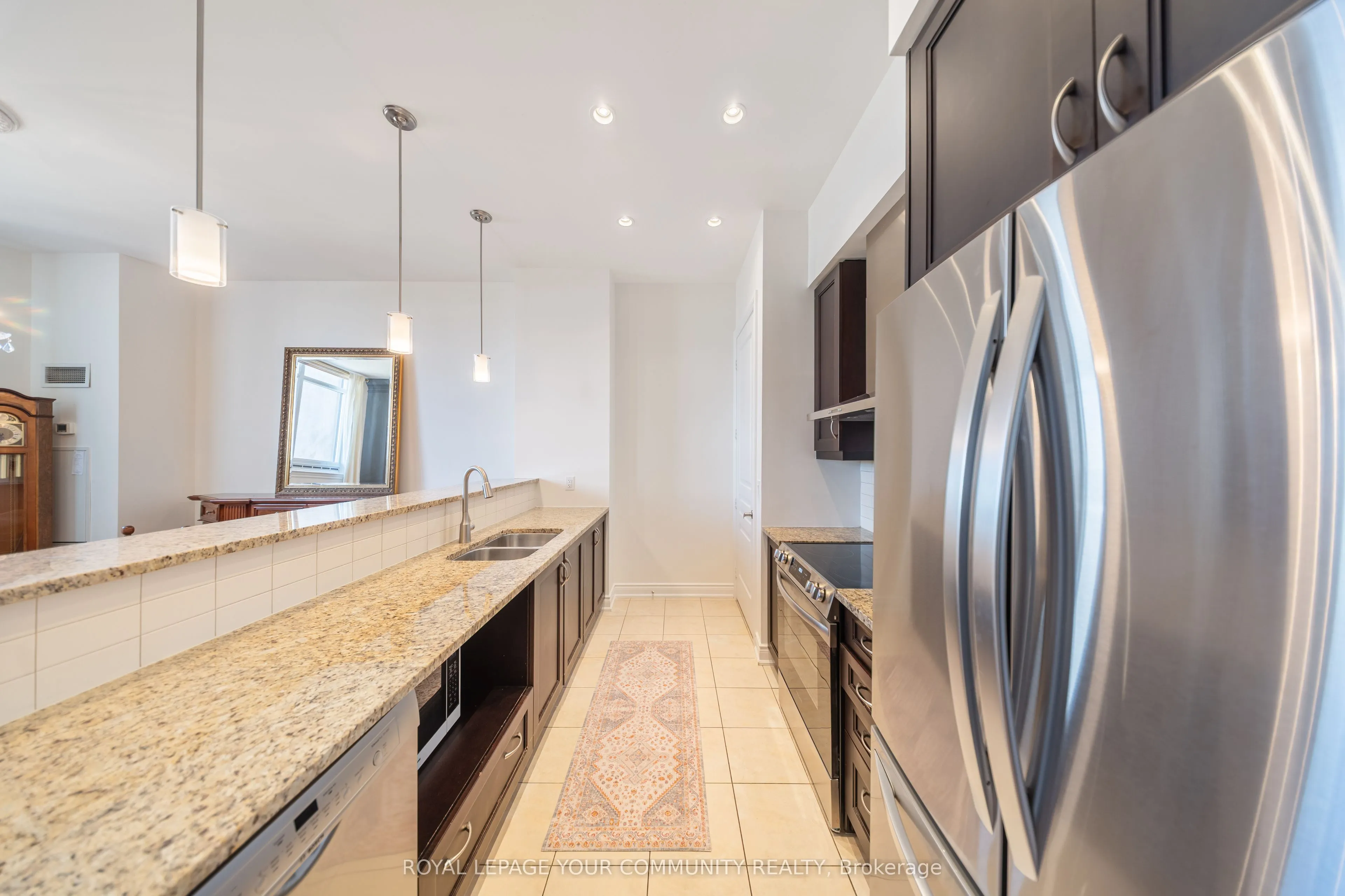 9245 Jane Street, #PH01