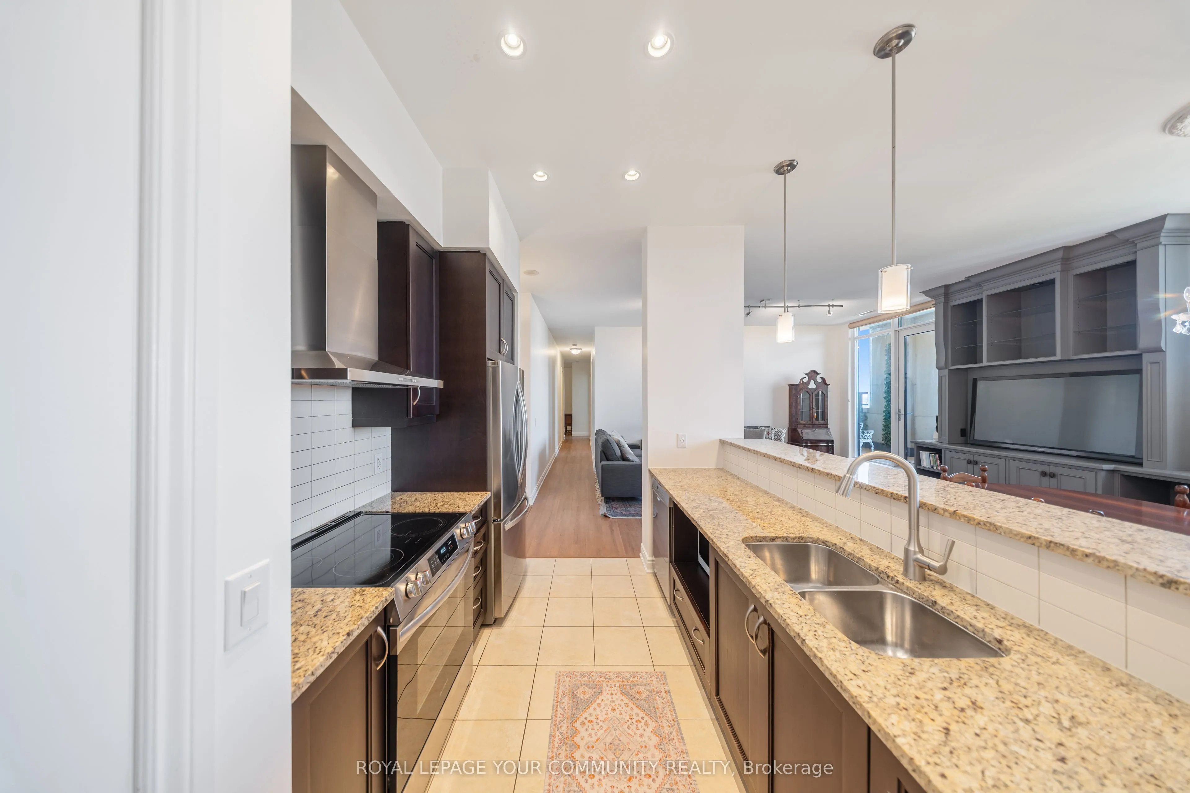 9245 Jane Street, #PH01