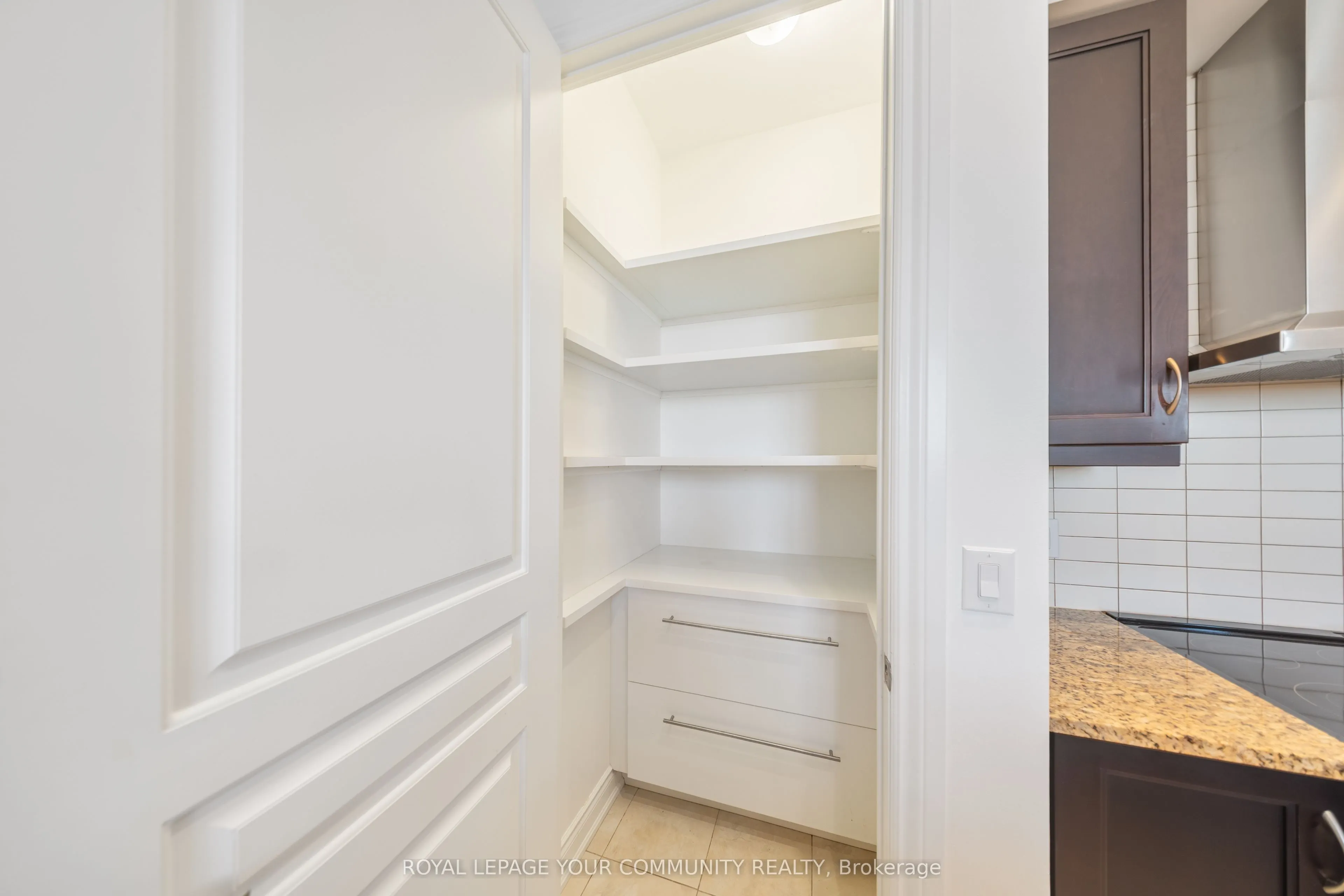 9245 Jane Street, #PH01