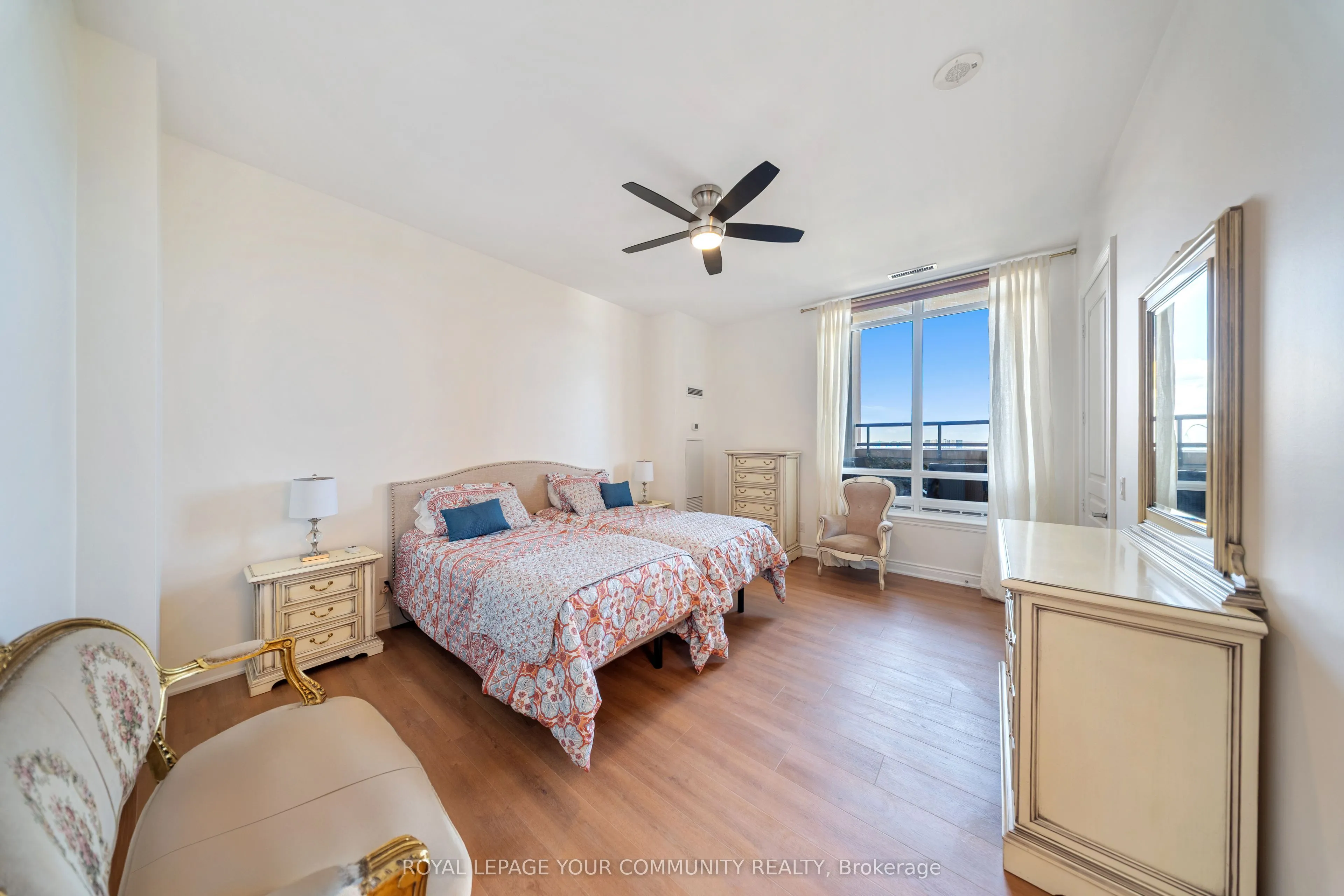 9245 Jane Street, #PH01