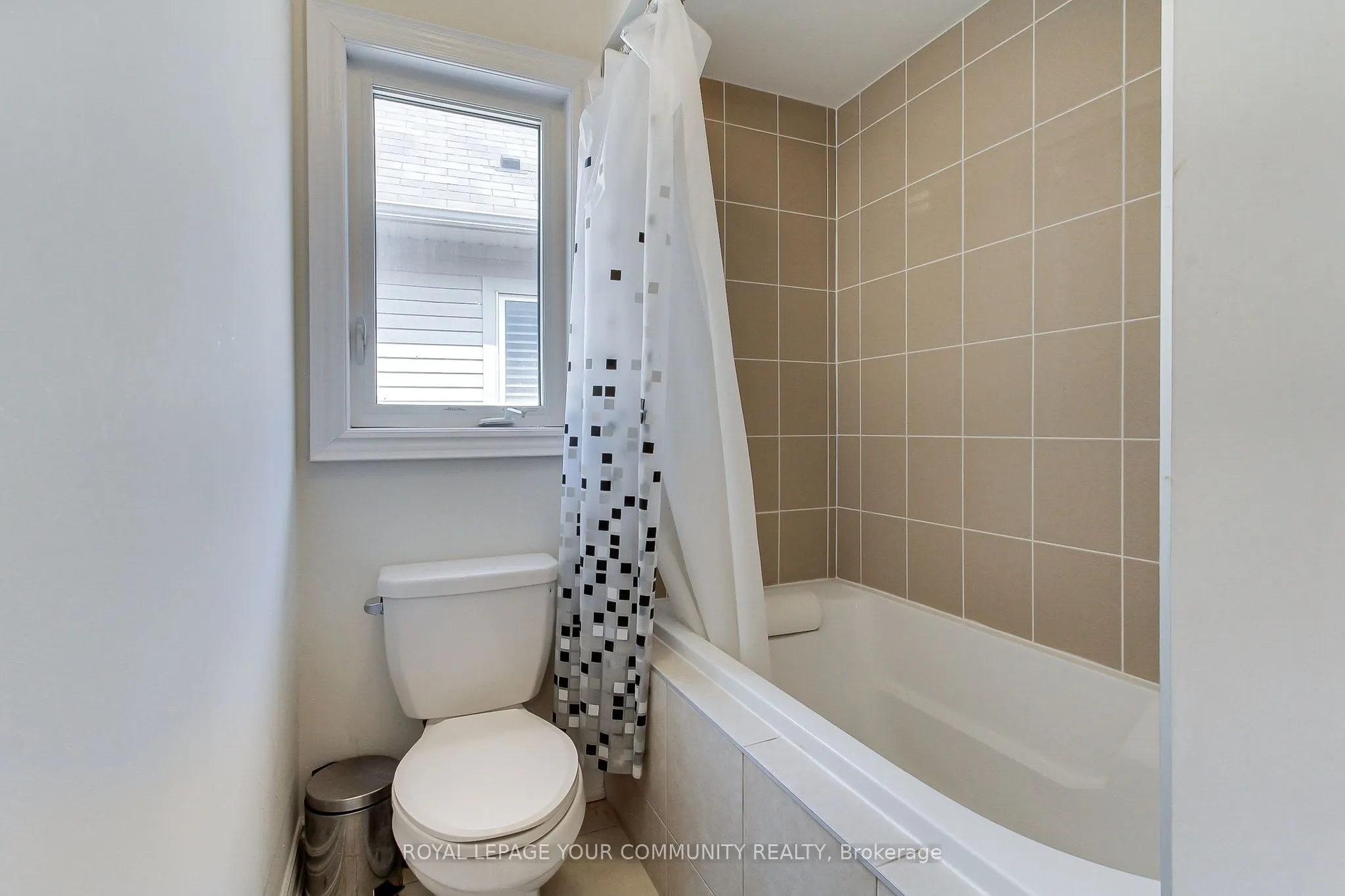 26 Hodgson Road N