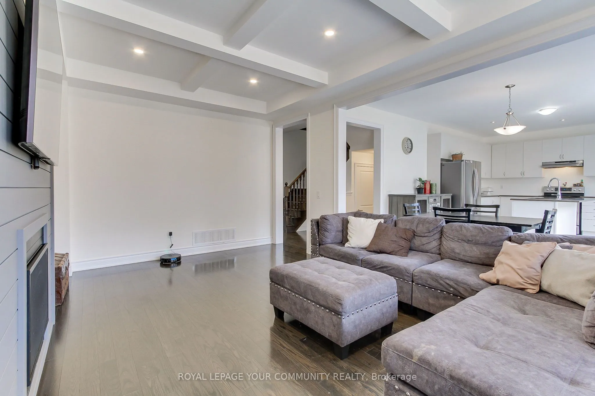 26 Hodgson Road N