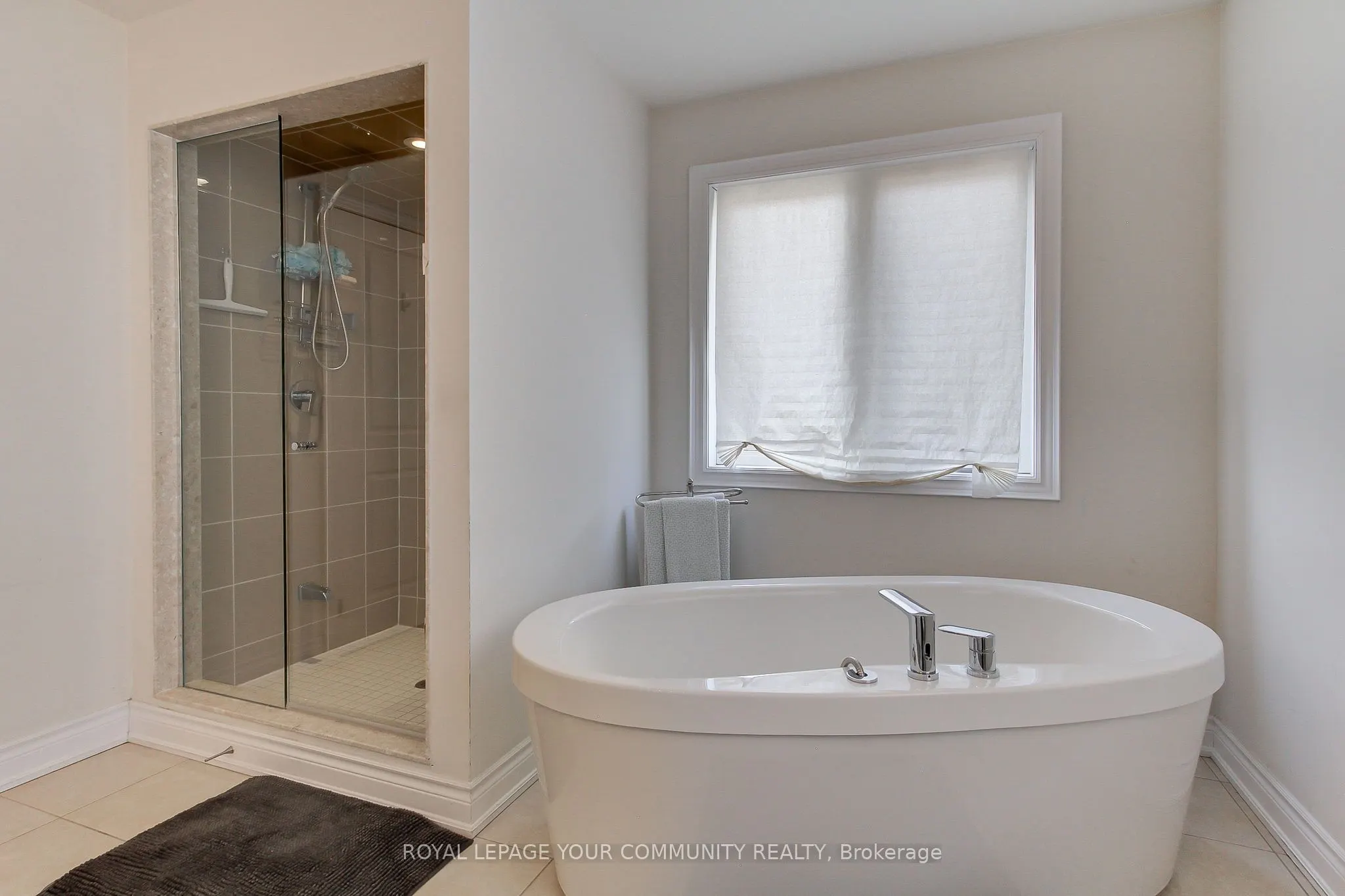 26 Hodgson Road N