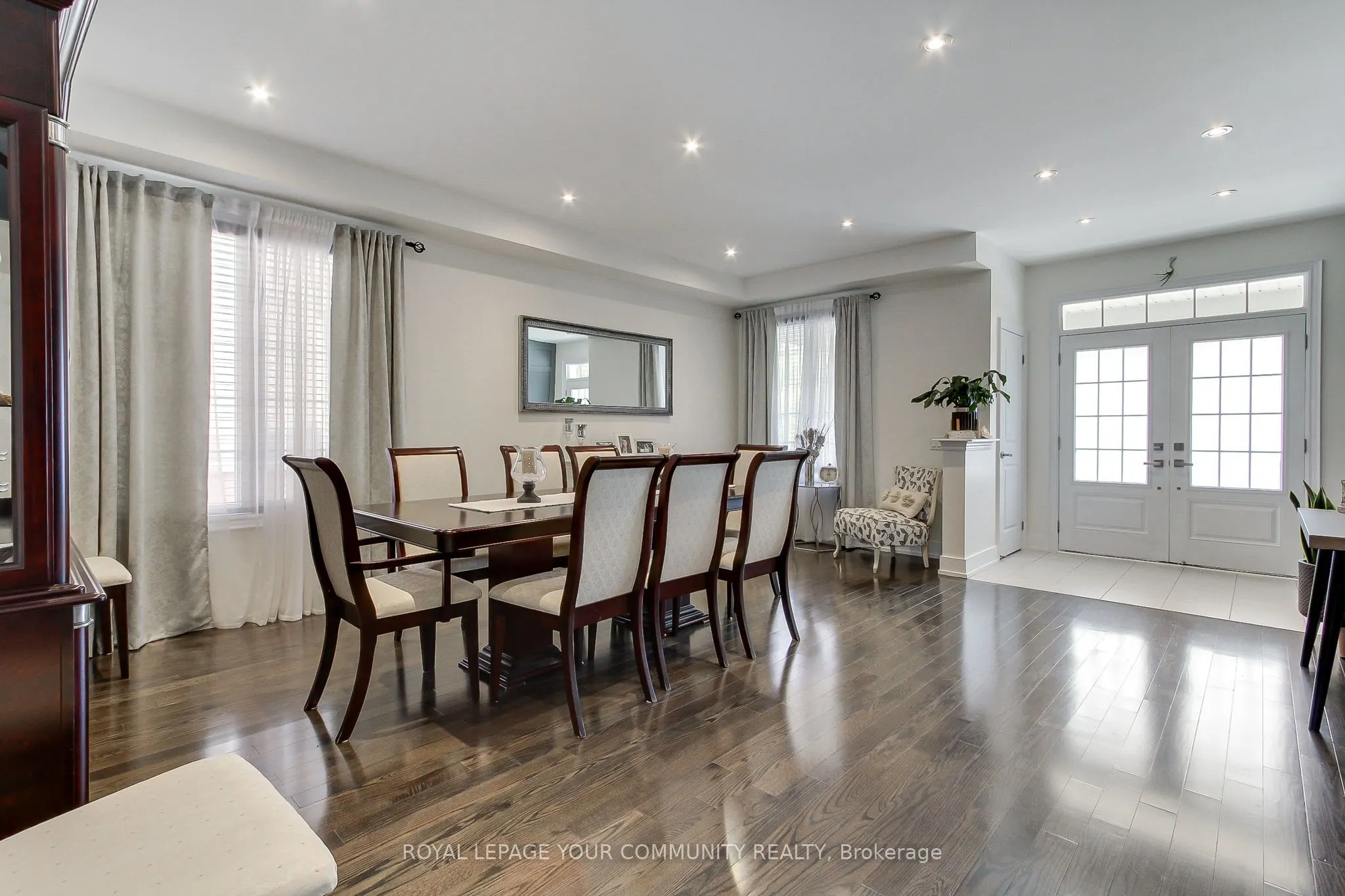 26 Hodgson Road N