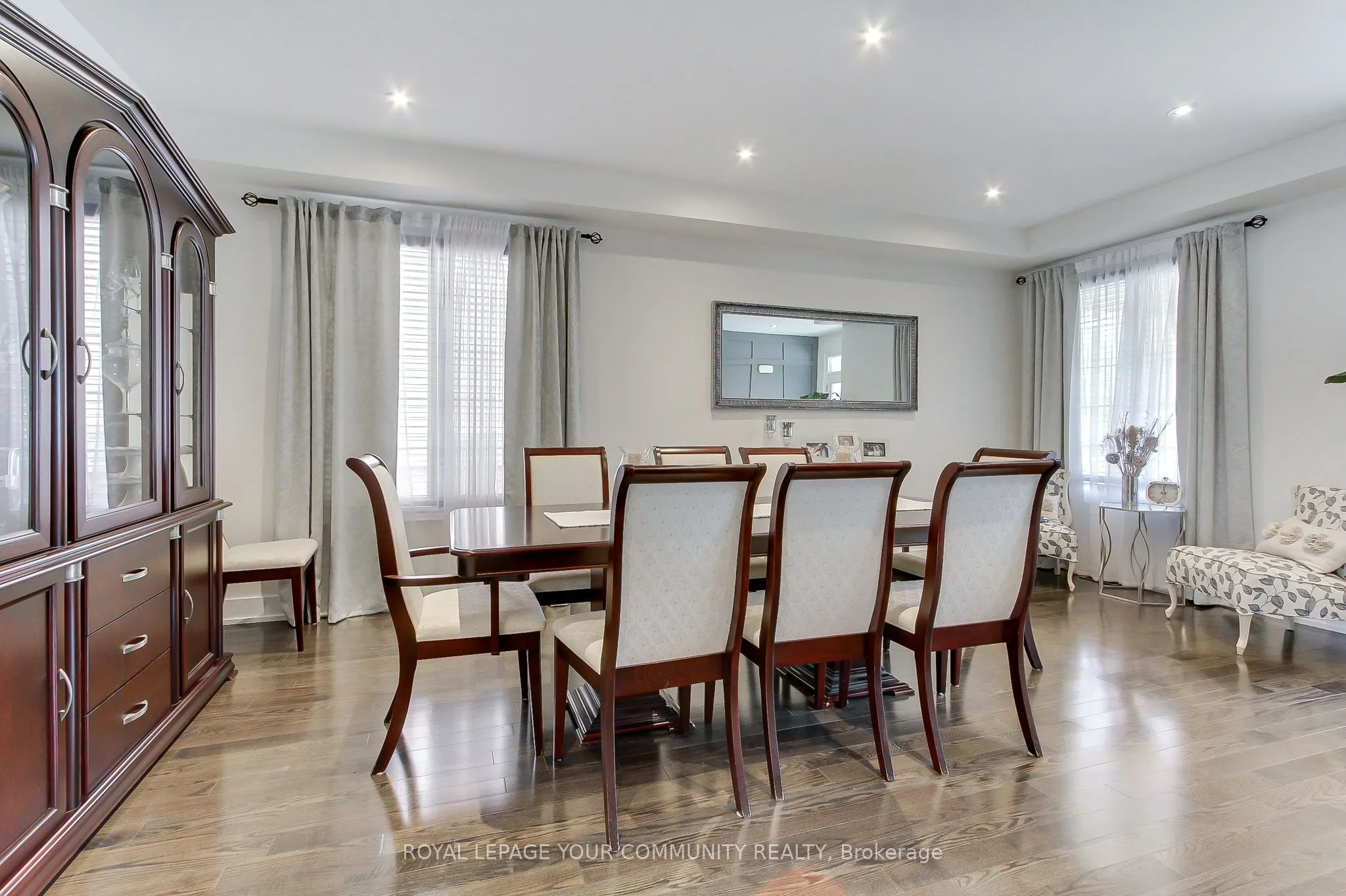 26 Hodgson Road N