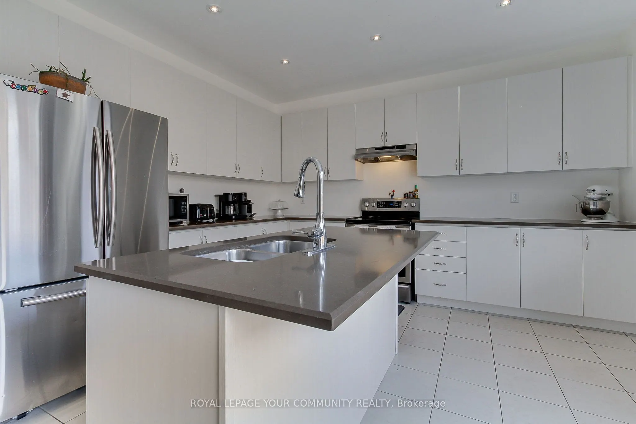 26 Hodgson Road N