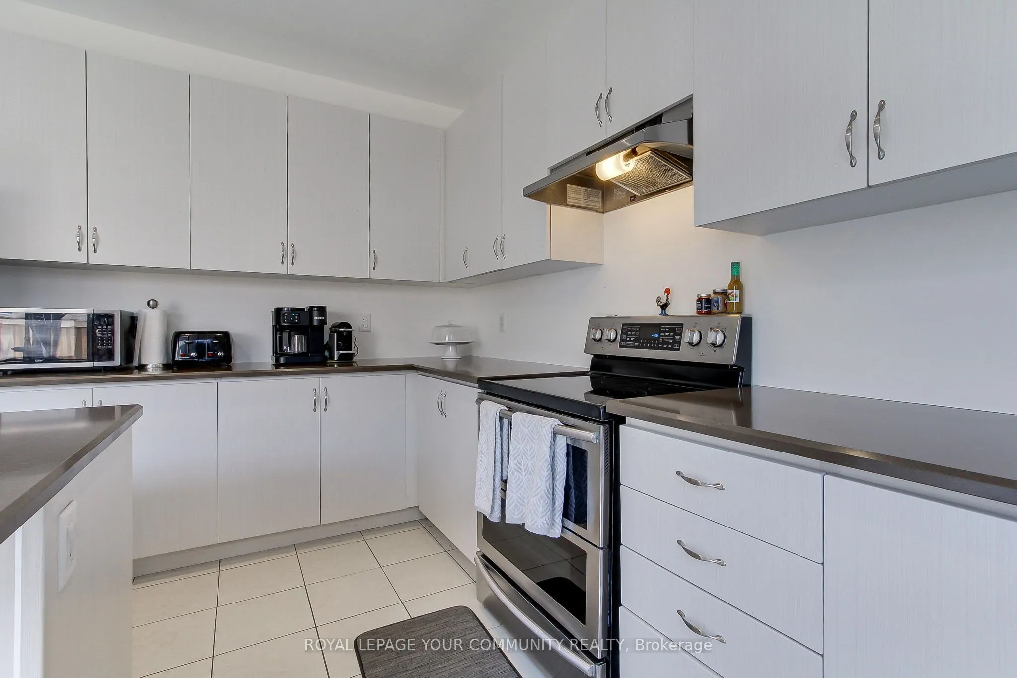 26 Hodgson Road N
