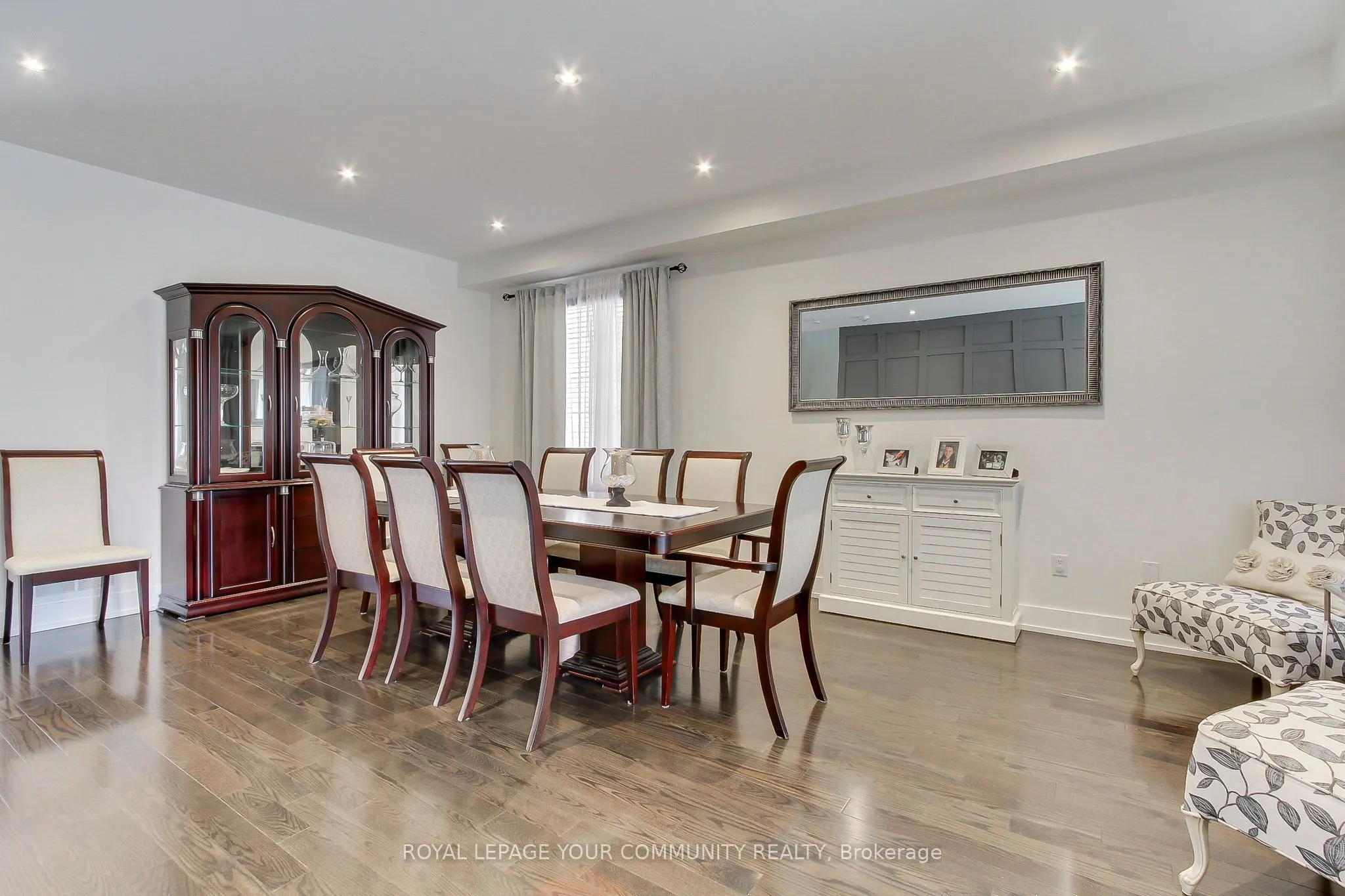26 Hodgson Road N