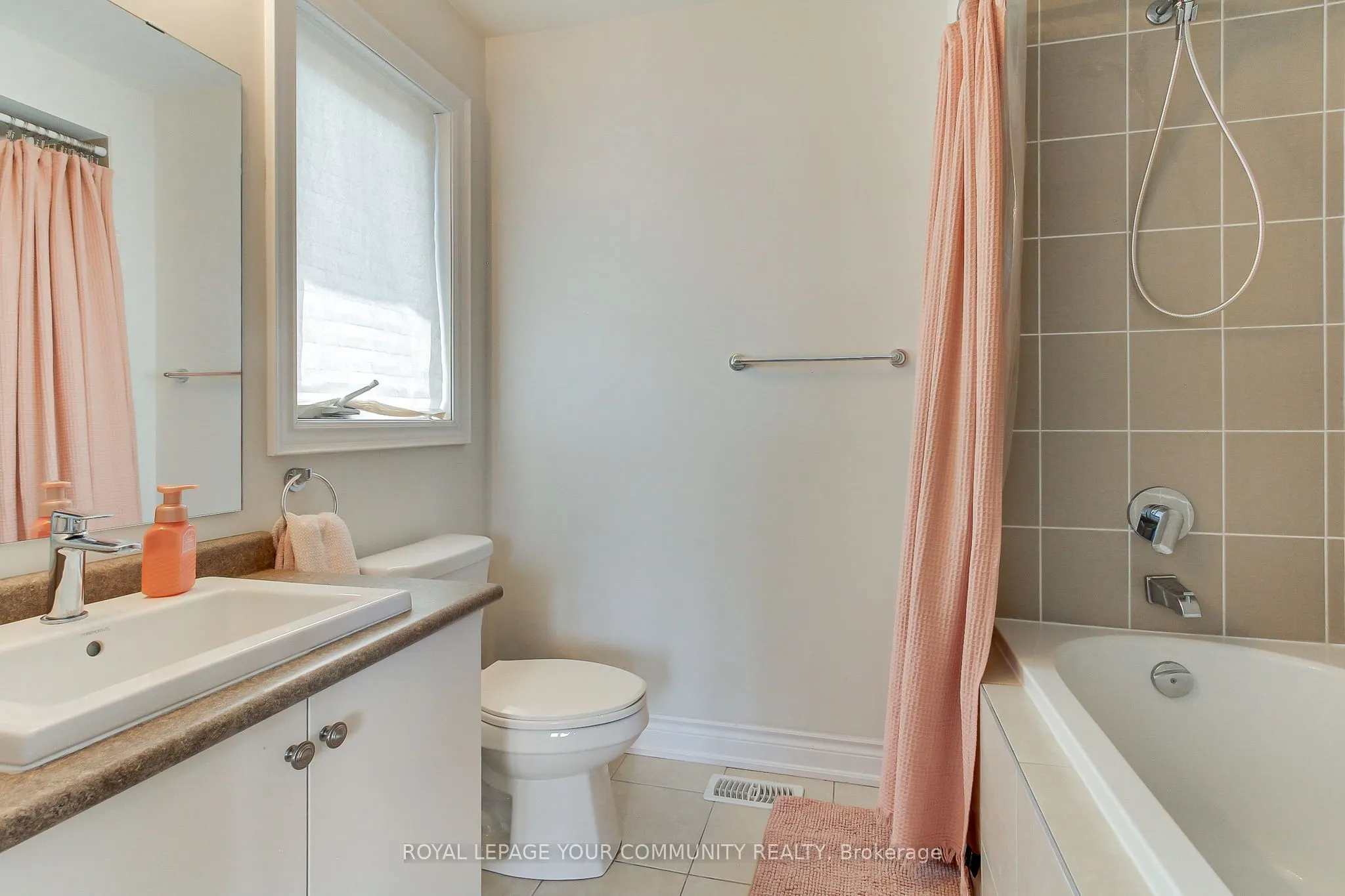 26 Hodgson Road N