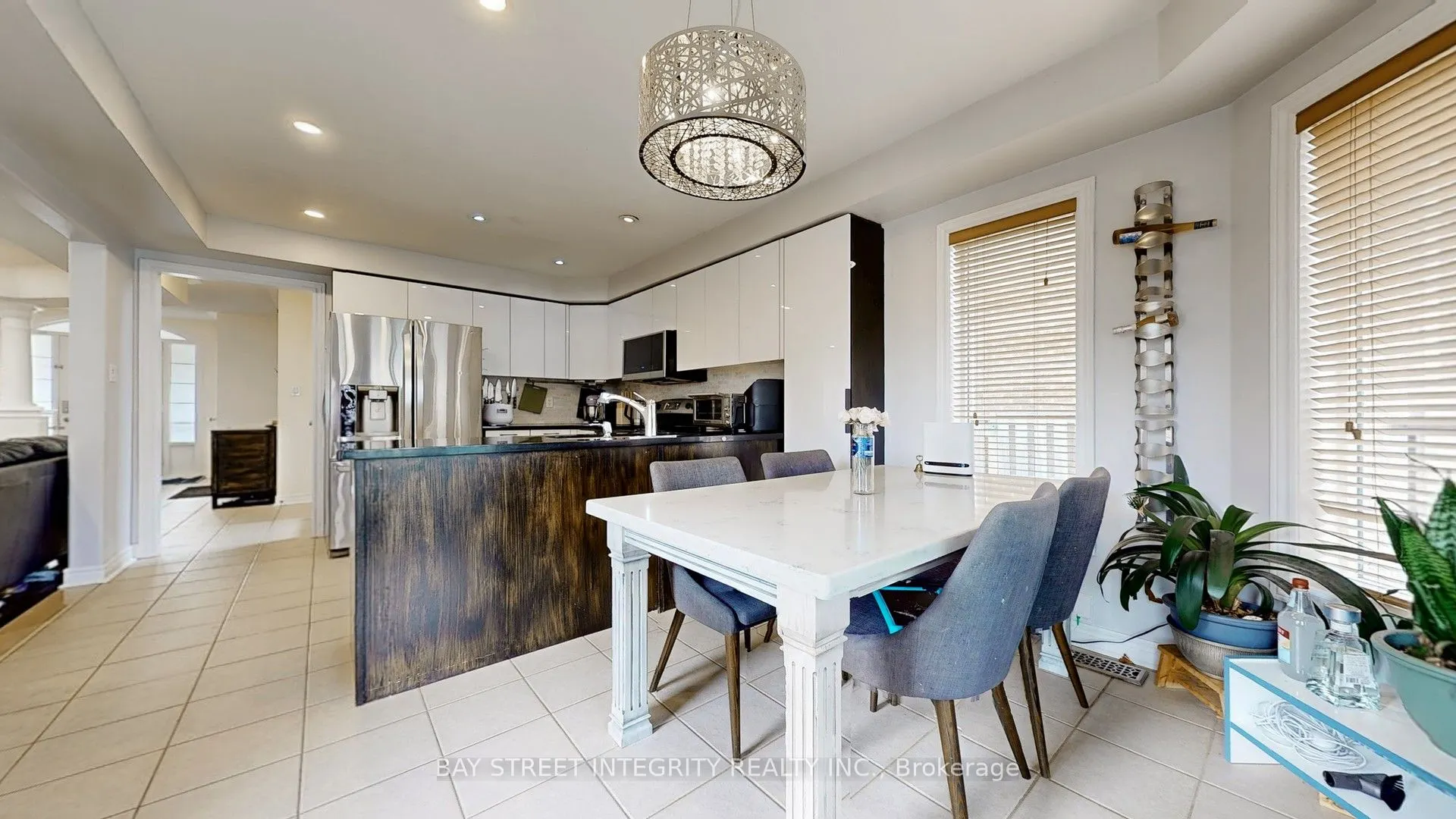 24 Ian Drive