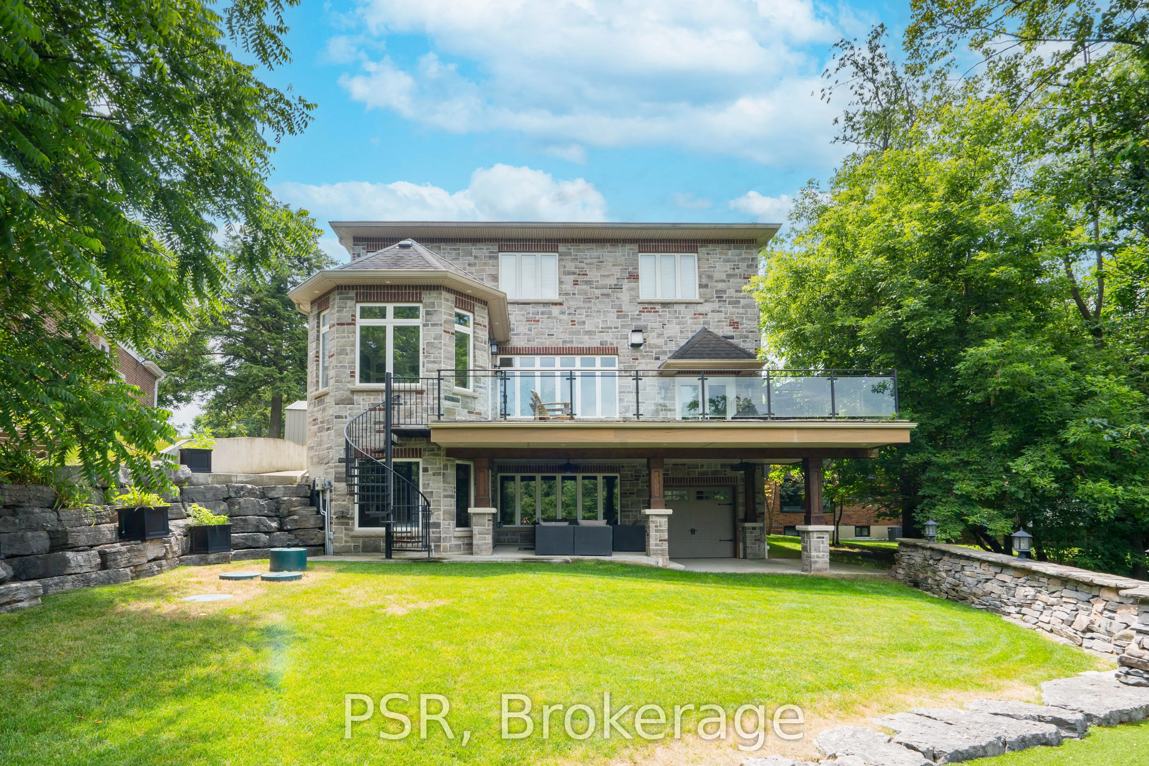 124 Elmpine Trail
