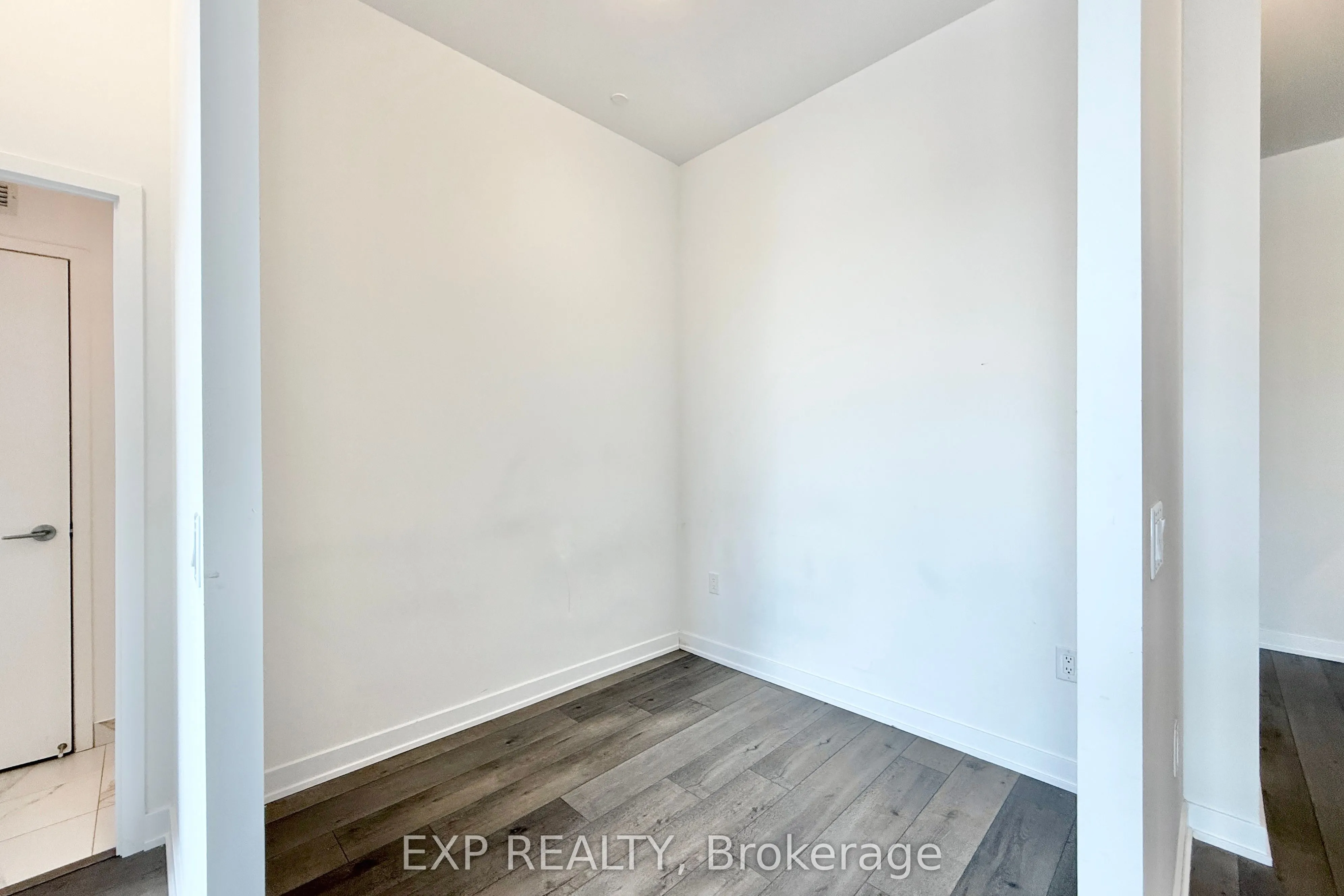38 Honeycrisp Crescent, #102