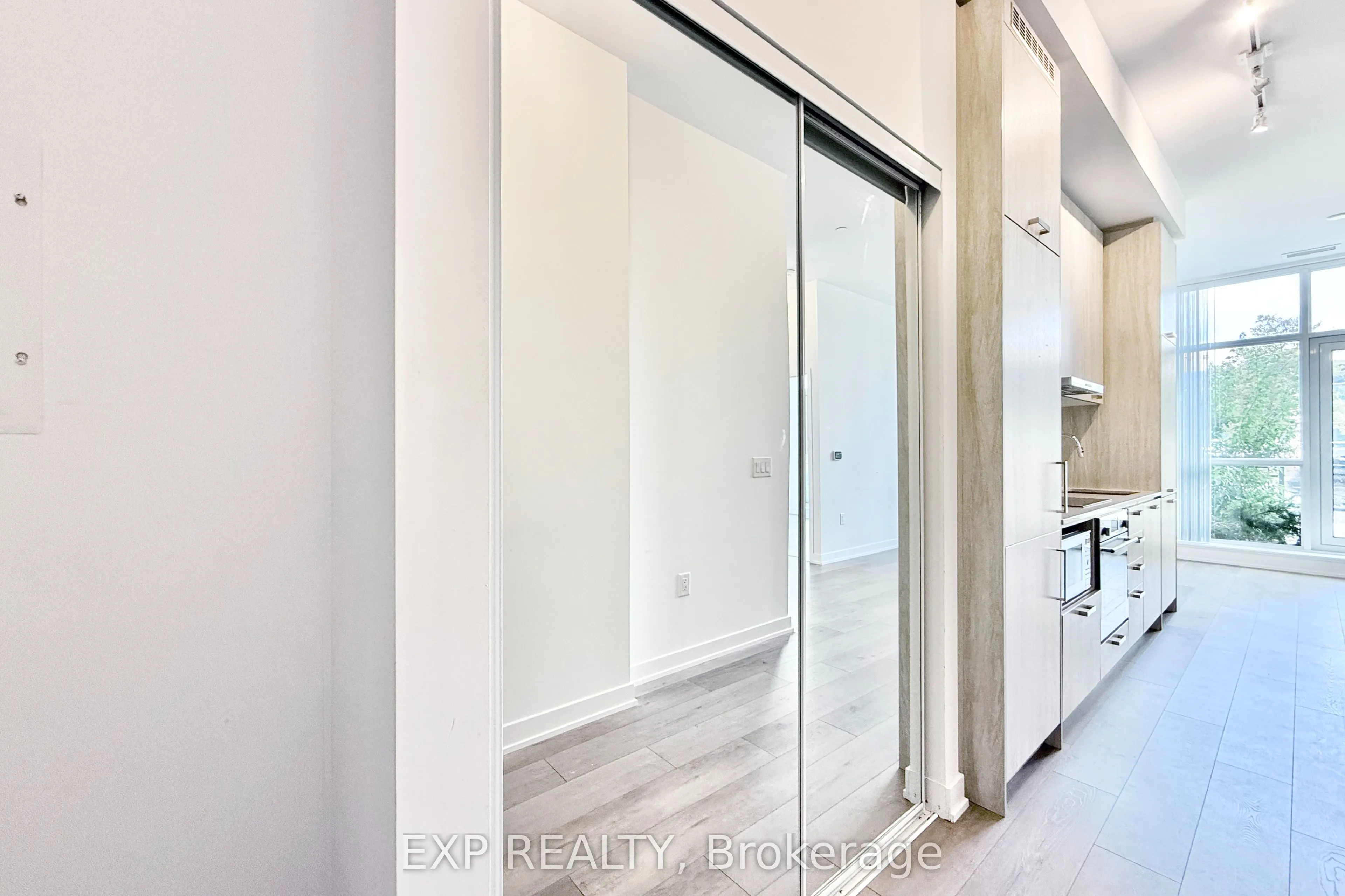 38 Honeycrisp Crescent, #102