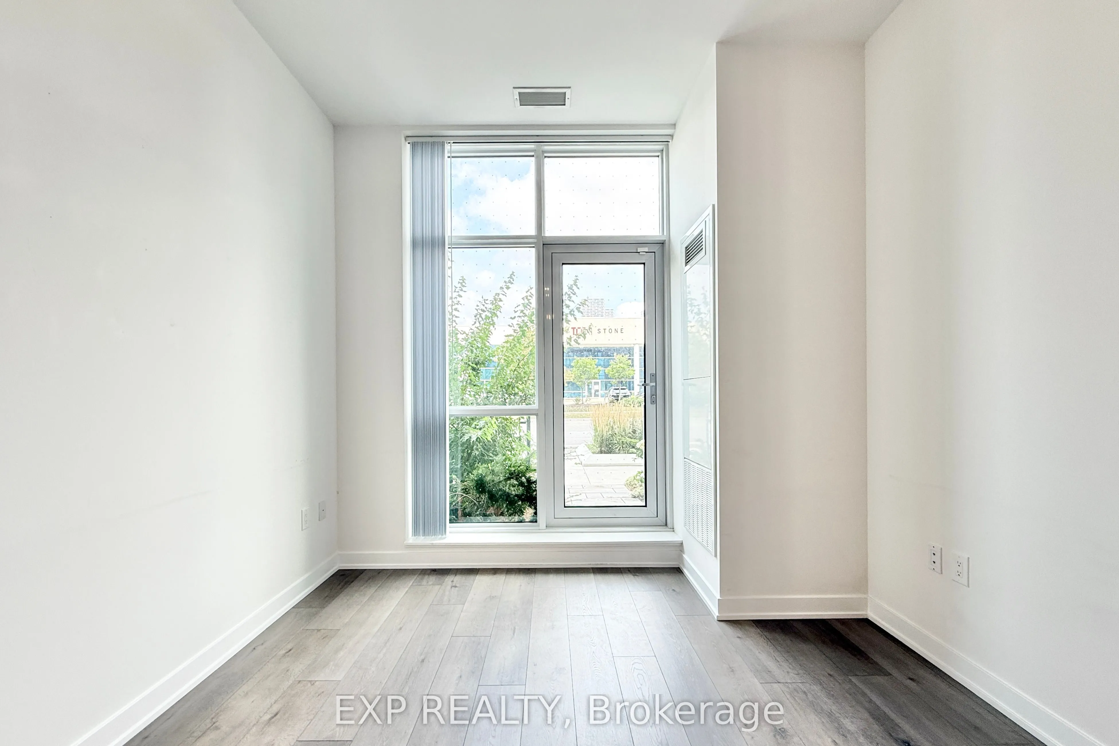 38 Honeycrisp Crescent, #102
