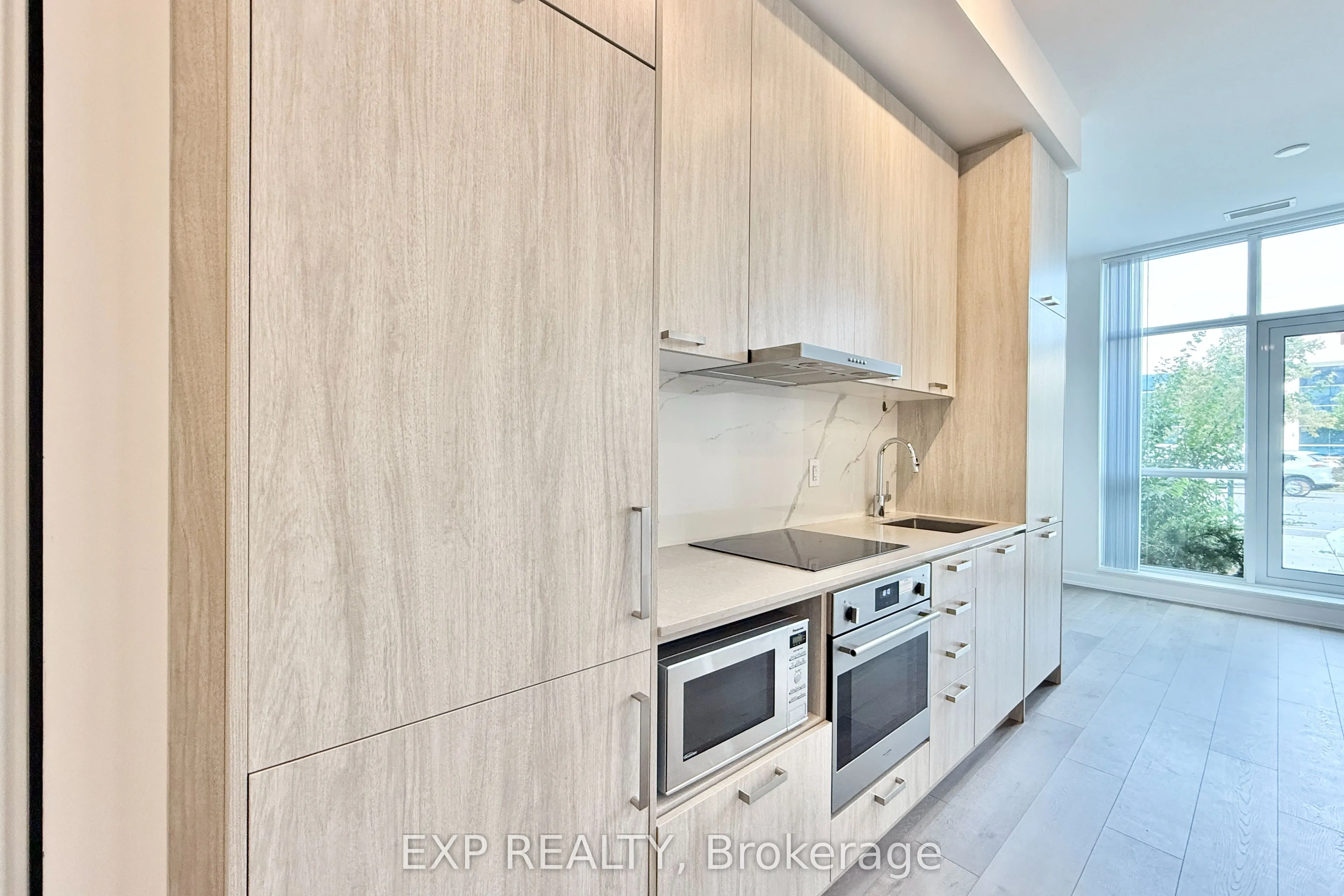 38 Honeycrisp Crescent, #102
