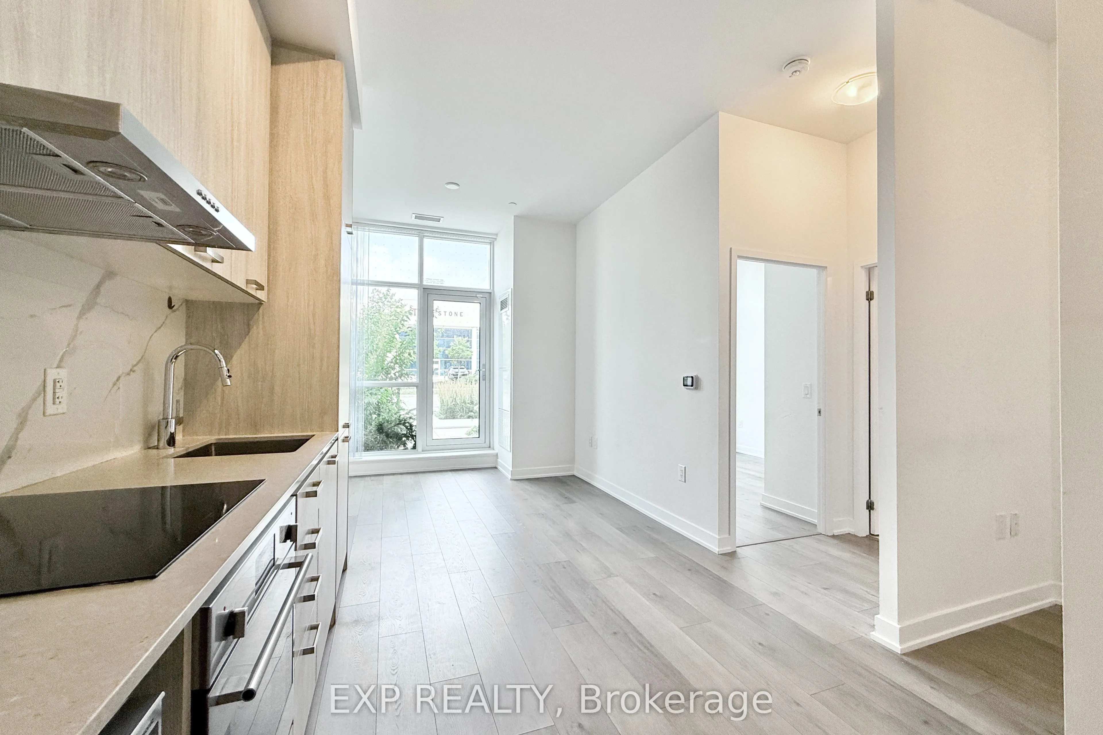 38 Honeycrisp Crescent, #102
