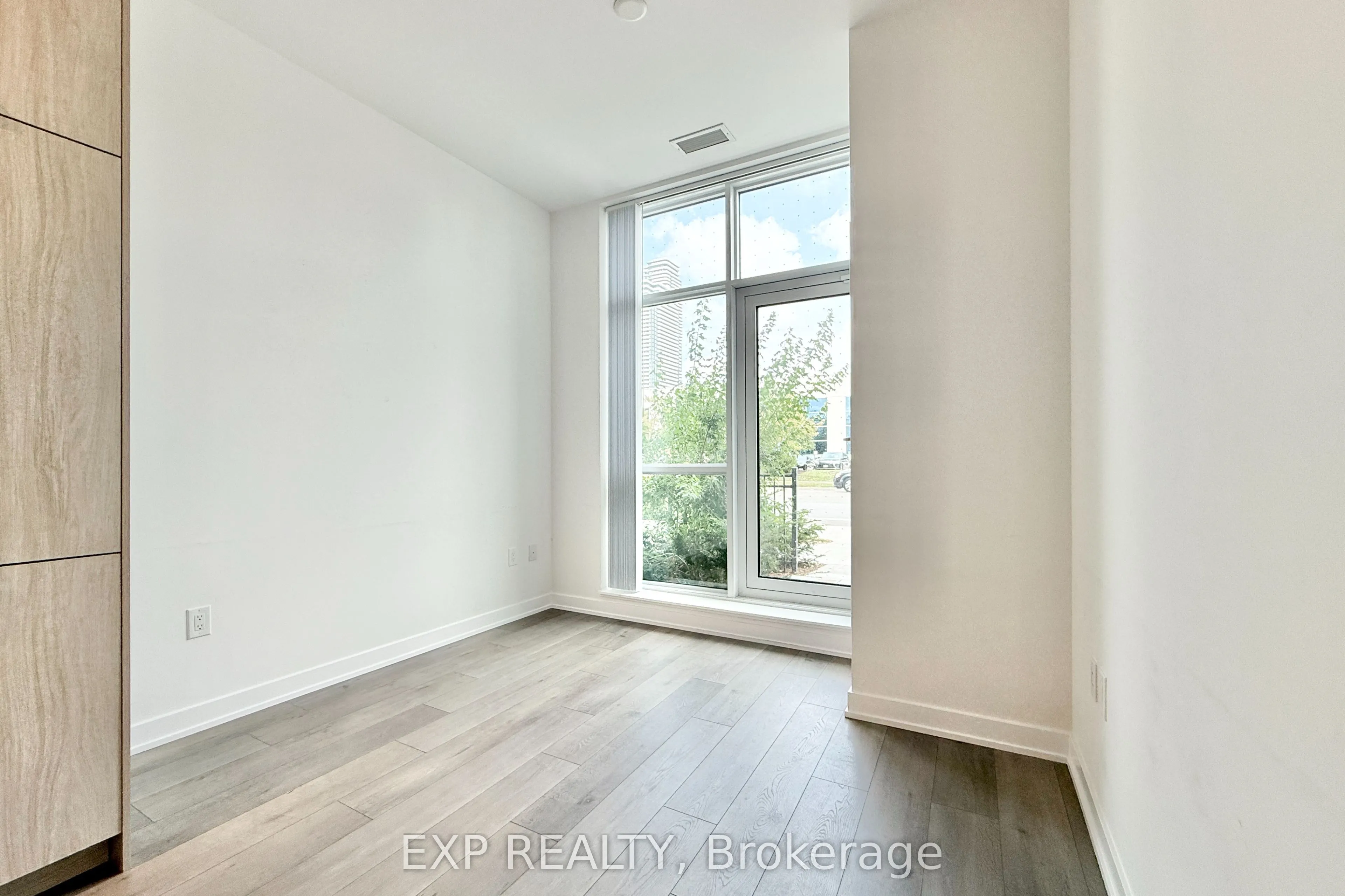38 Honeycrisp Crescent, #102