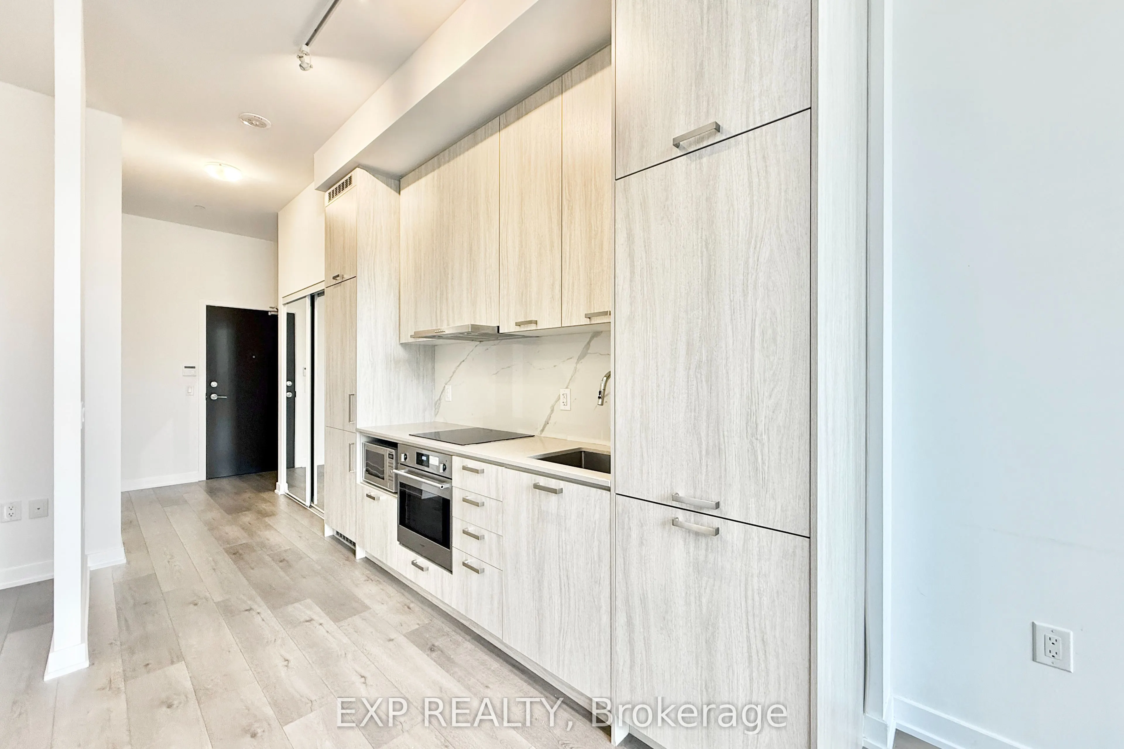 38 Honeycrisp Crescent, #102