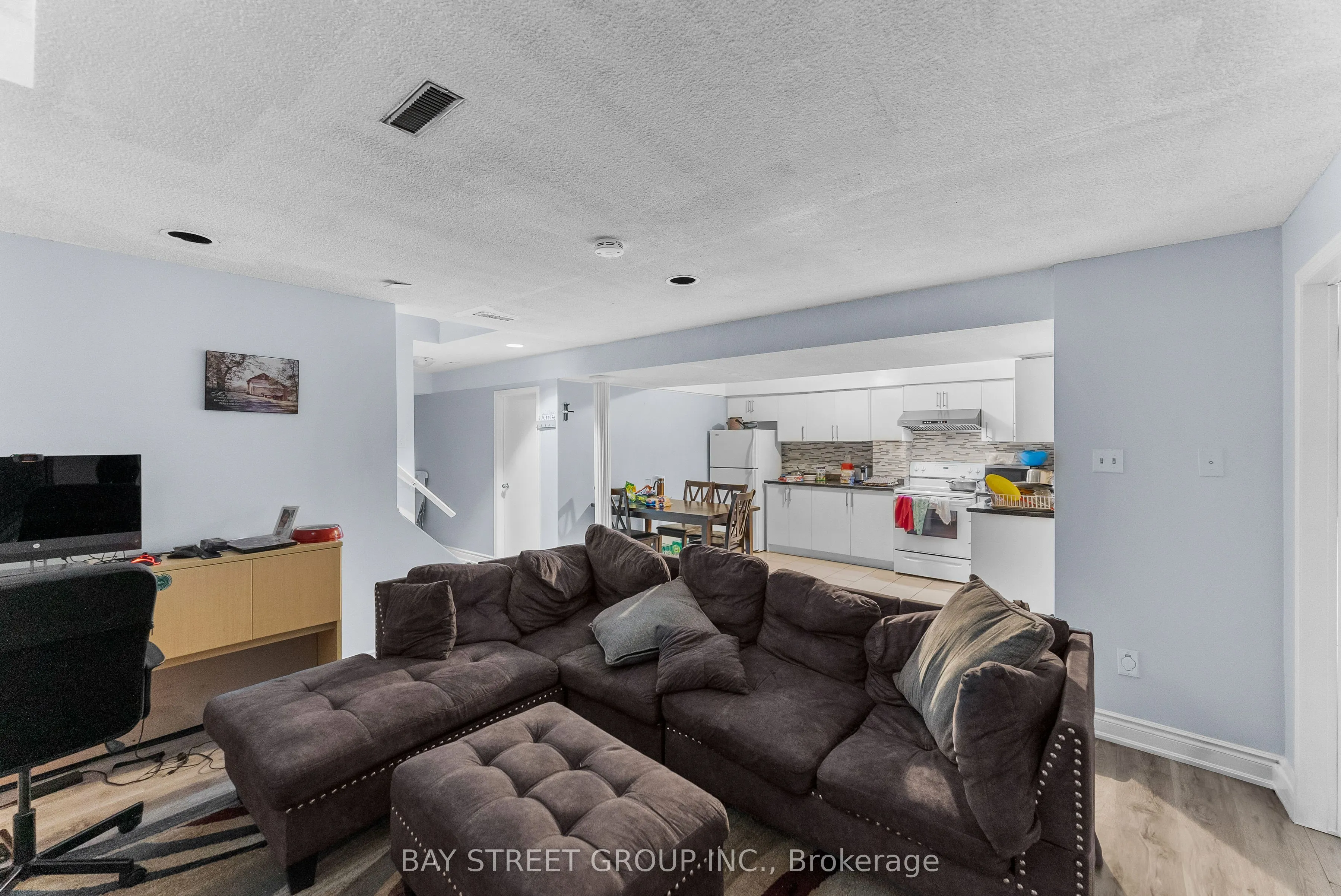 34 Lamp Crescent