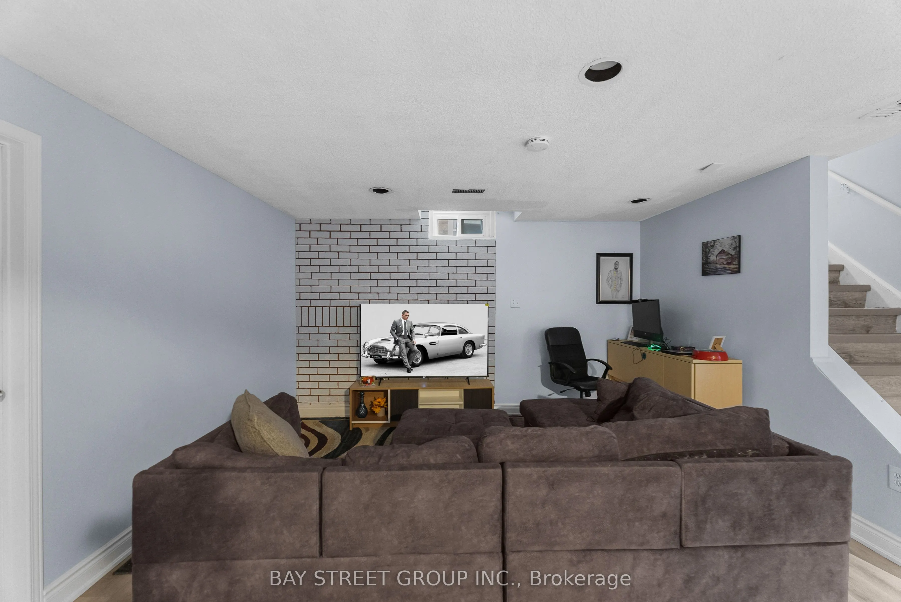 34 Lamp Crescent
